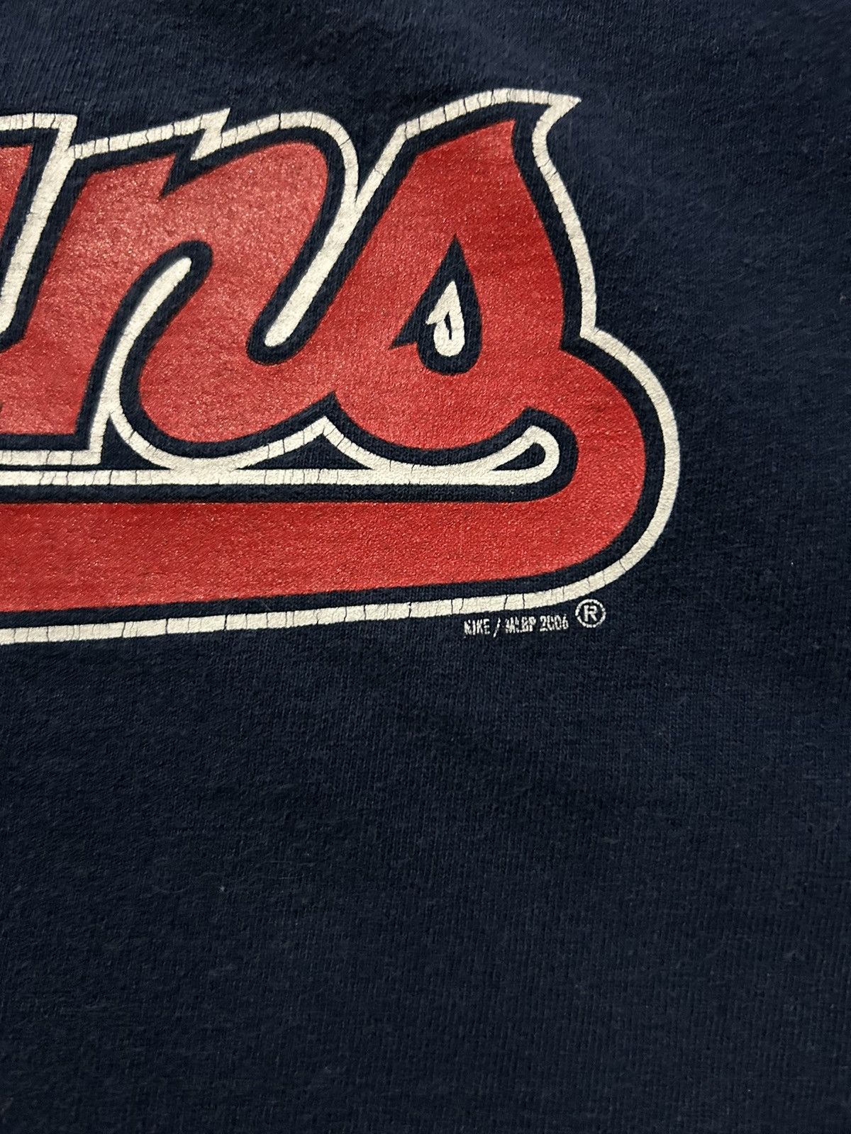 MLB × Nike Y2K 2006 Nike Cleveland Indians Navy T Shirt Size US XL / EU 56 / 4 - 4 Thumbnail