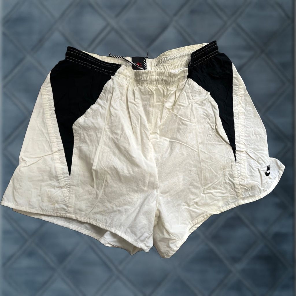 Nike VINTAGE Nike Premier Shorts Mens Small Black & White 90s Nylon Soccer Futbol 26W Size US 29 - 1 Thumbnail
