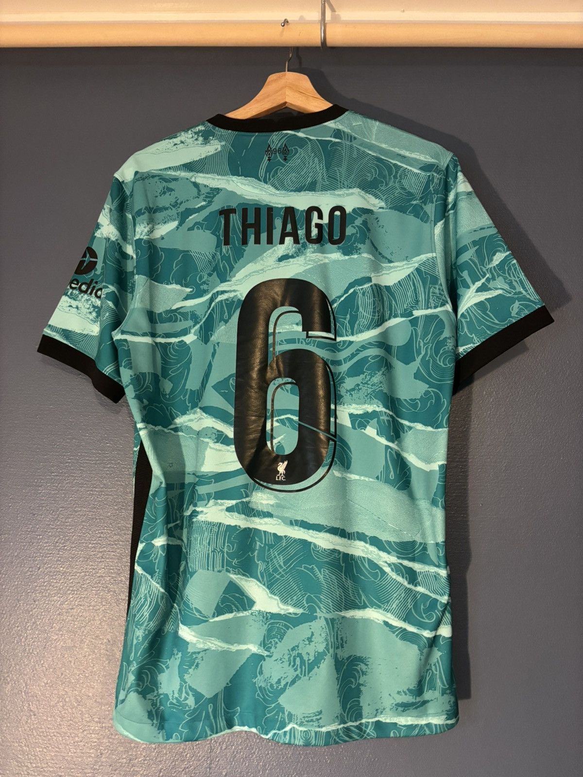 Nike Liverpool FC 2020/21 Thiago Jersey Size US M / EU 48-50 / 2 - 2 Thumbnail