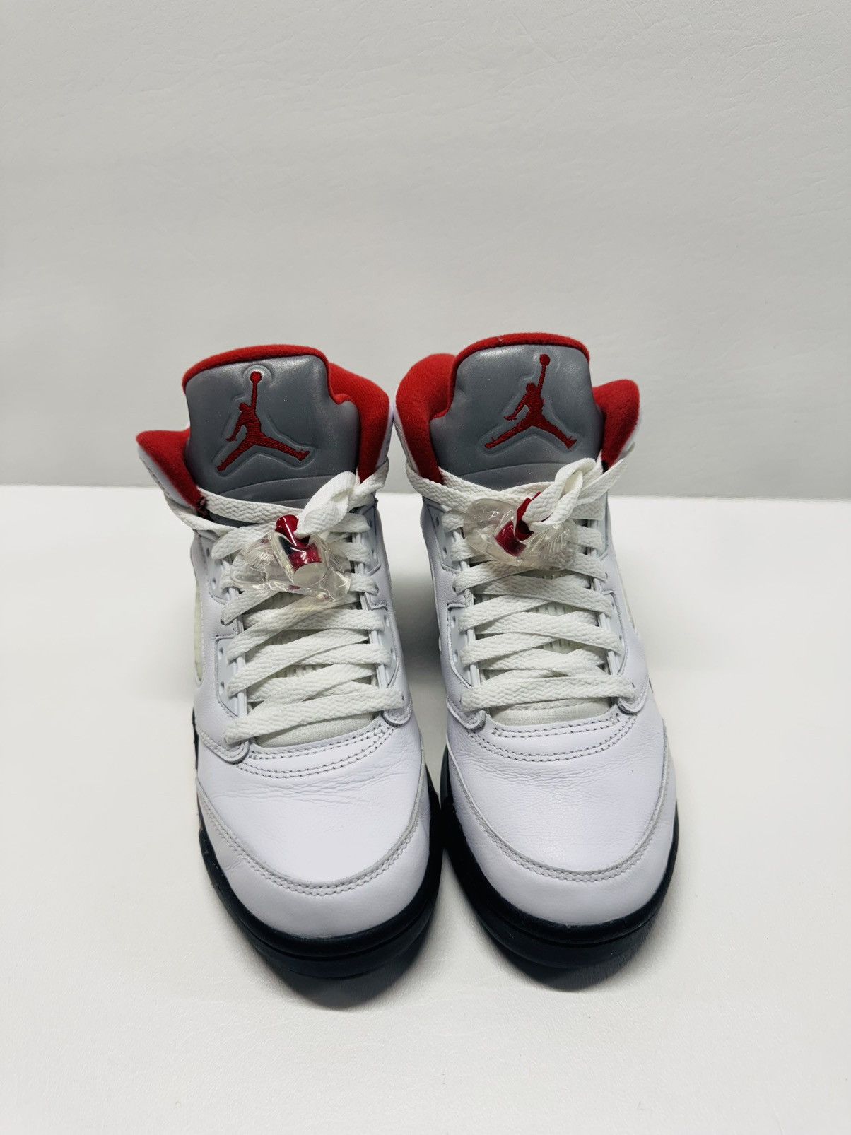 Jordan Brand Nike Air Jordan 5 Retro (GS) True White/Fire Red-Black Size US 5.5 / EU 38 - 4 Thumbnail