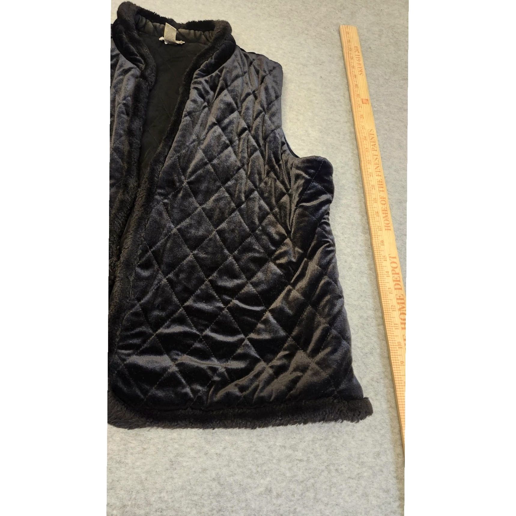 Vintage Chicos Travelers Vest Womens 3 Black Quilted Velvet Faux Fur Trim Reversible Size XS / US 0-2 / IT 36-38 - 2 Thumbnail