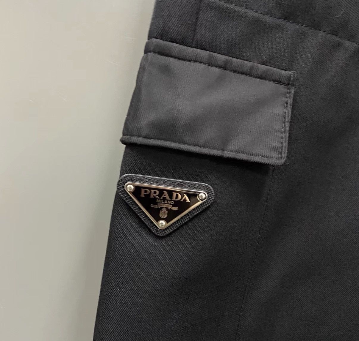 Prada Prada Black Triangle Logo Shorts J41 Size US 32 / EU 48 - 3 Thumbnail