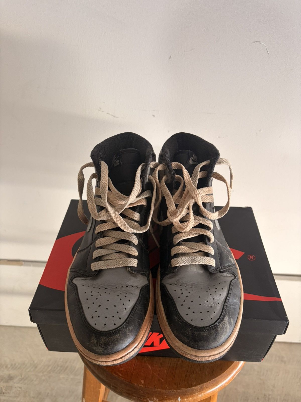 Jordan Brand Air Jordan 1 Retro High OG “Shadow” (2013) Size US 9 / EU 42 - 3 Thumbnail