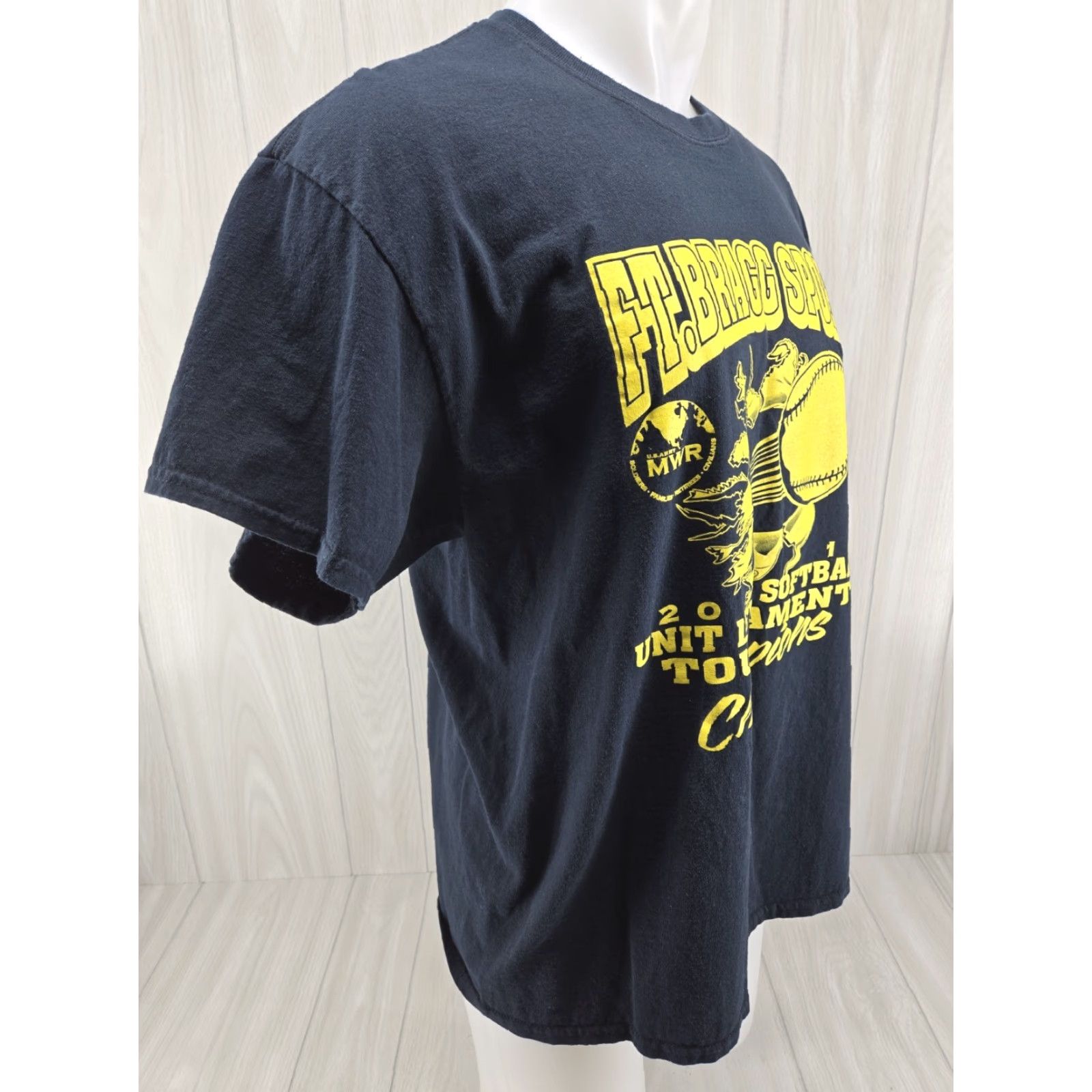 Gildan Ft Bragg Sports 2016 Unit Level Softball Tournament T Shirt XL Large Black Gildan Short Sleeve Mens Vintage Size US XL / EU 56 / 4 - 5 Thumbnail