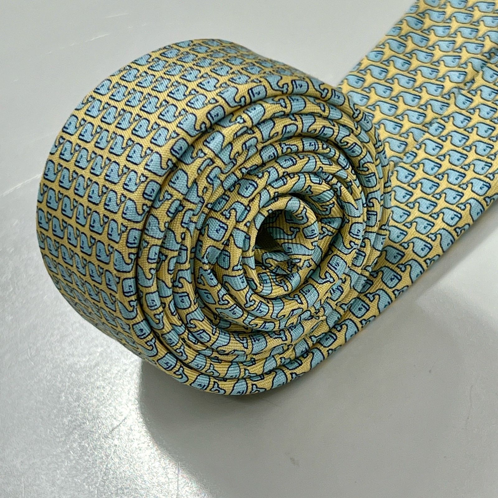 Vineyard Vines Vineyard Vines Men's Neck Tie Blue Yellow 100% Silk Necktie Size ONE SIZE - 8 Thumbnail