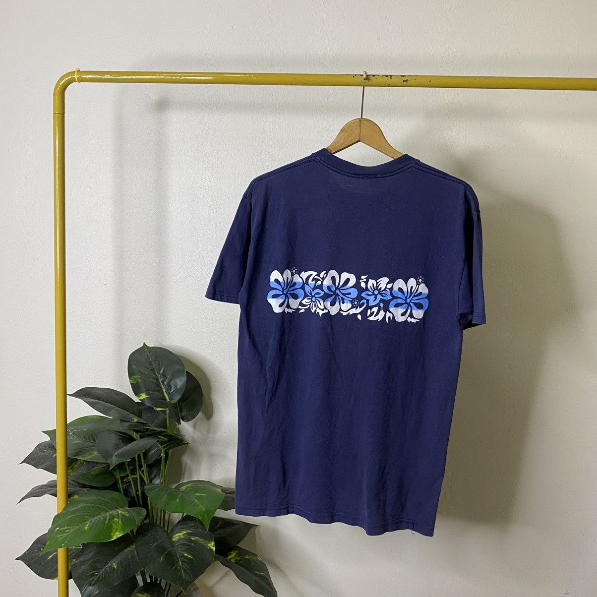 Vintage Vintage 1990s Maui Hawaii Surf Double Sided Graphic T Shirt Size US M / EU 48-50 / 2 - 4 Thumbnail