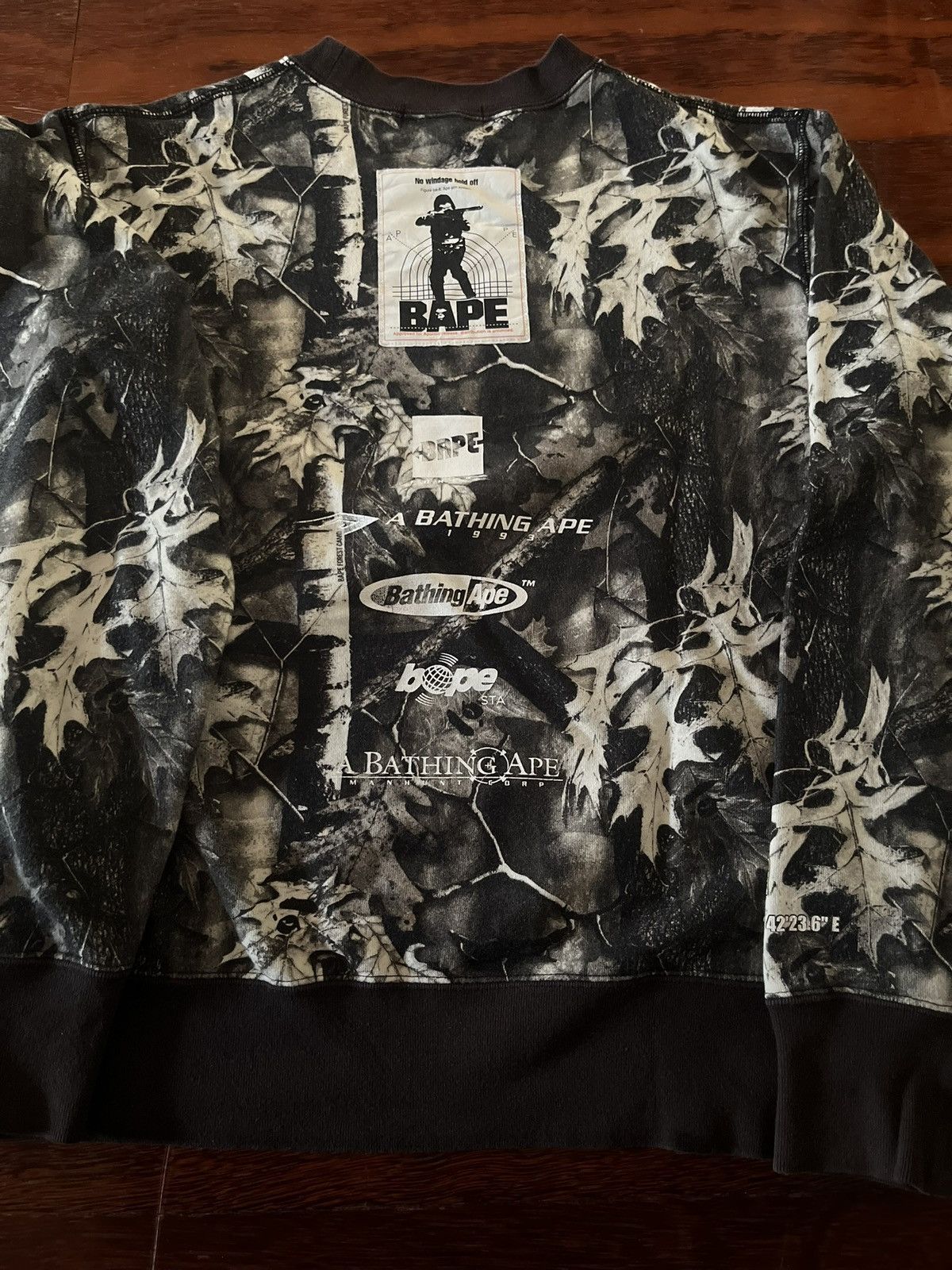 Bape Bape Real Tree Manhunt Crewneck Size US M / EU 48-50 / 2 - 8 Thumbnail
