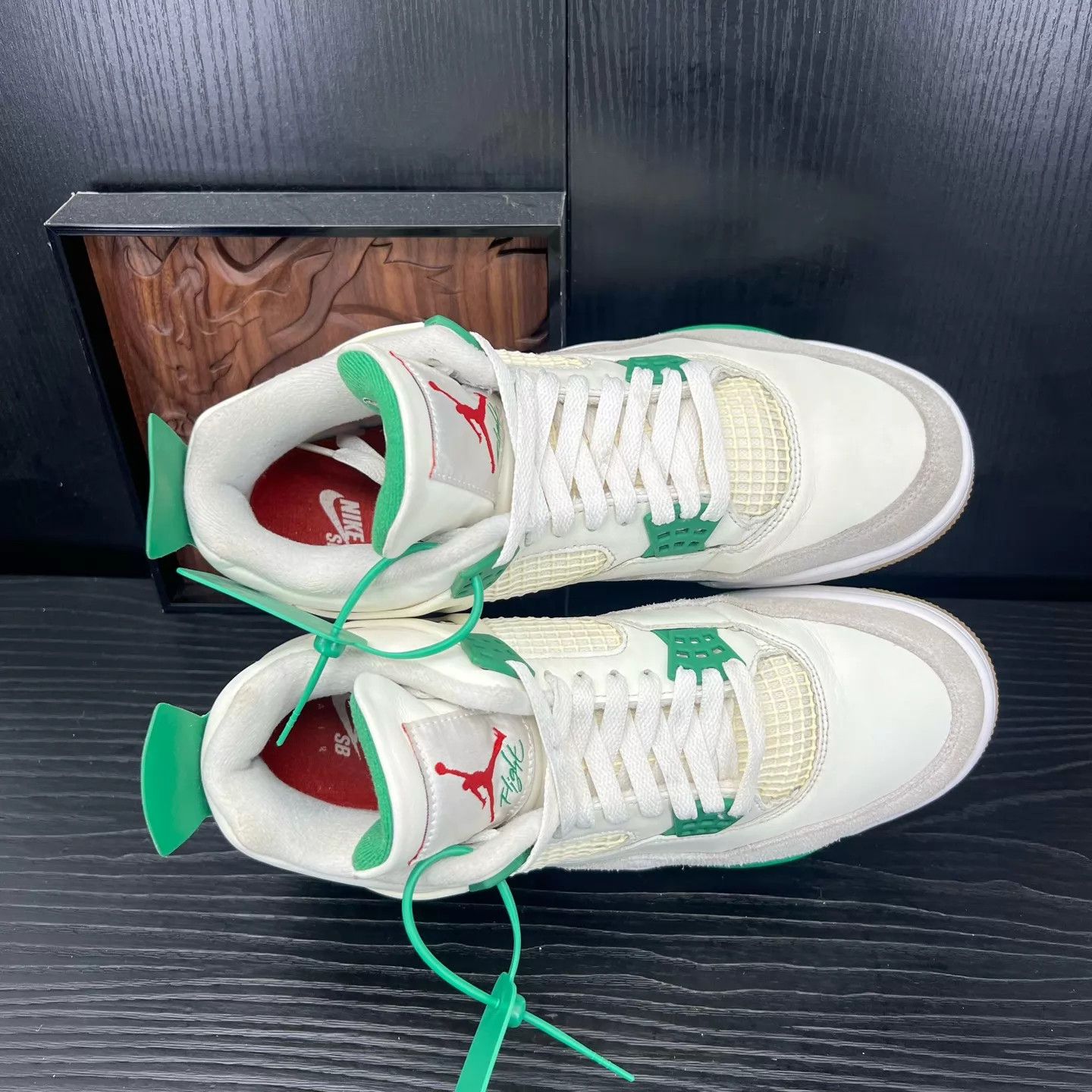 Nike Air Jordan 4 SB White/Green Size 43 Boxed New Size US 10 / EU 43 - 2 Thumbnail