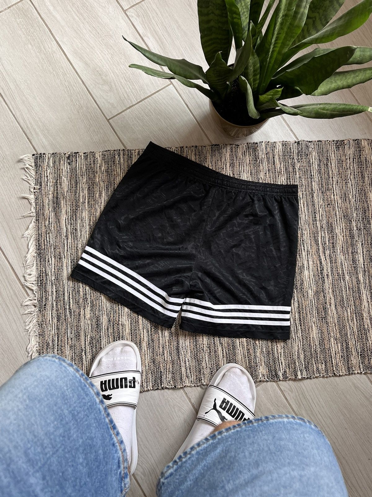 Adidas × Vintage Vintage Adidas Shorts sportswear activewear 90s 80s Size US 34 / EU 50 - 2 Thumbnail