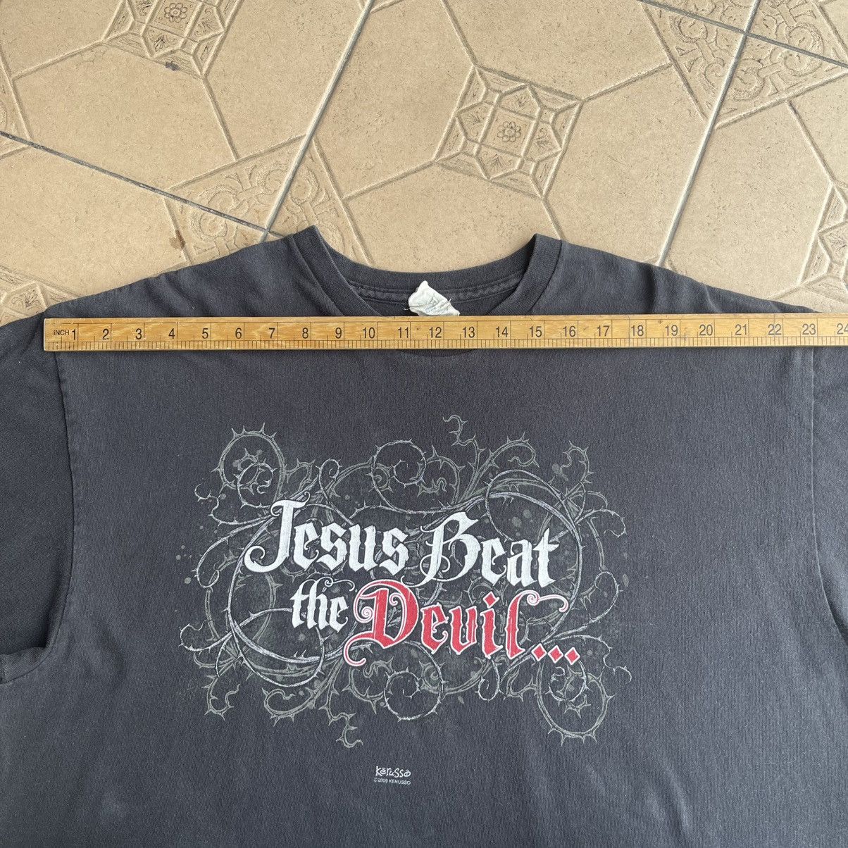 Vintage Kerusso 2009 Jesus Beat The Devil Tshirt Size US XXL / EU 58 / 5 - 15 Thumbnail