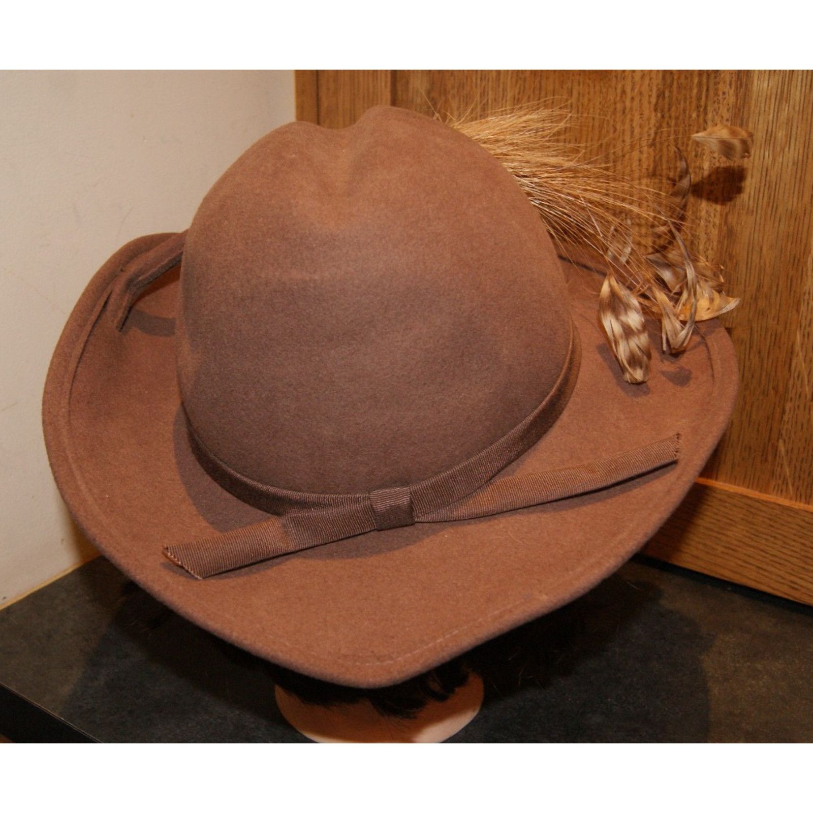 Vintage VTG Brown 100% Wool Hat Pheasant Feathers 60s USA Made 20.5 Size ONE SIZE - 5 Thumbnail