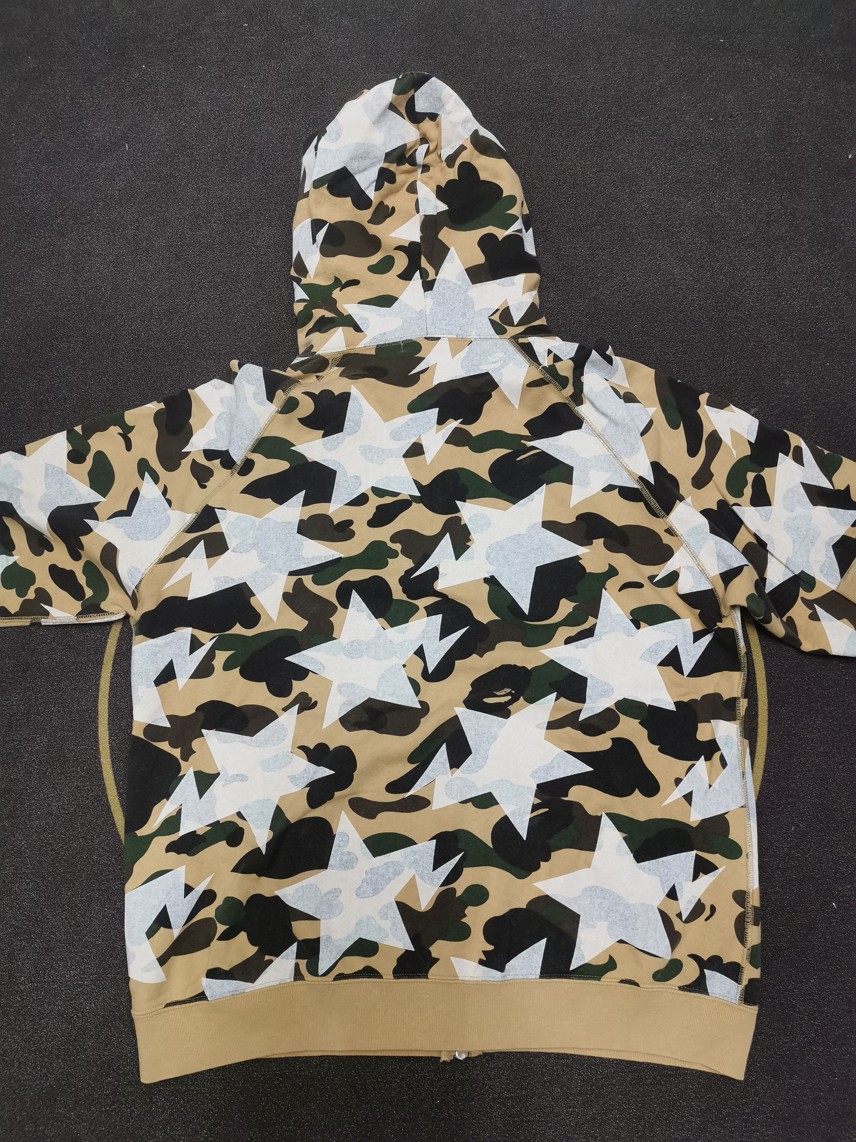 Bape Bape 1st Camo Fullzip Hoodie Size US M / EU 48-50 / 2 - 2 Thumbnail