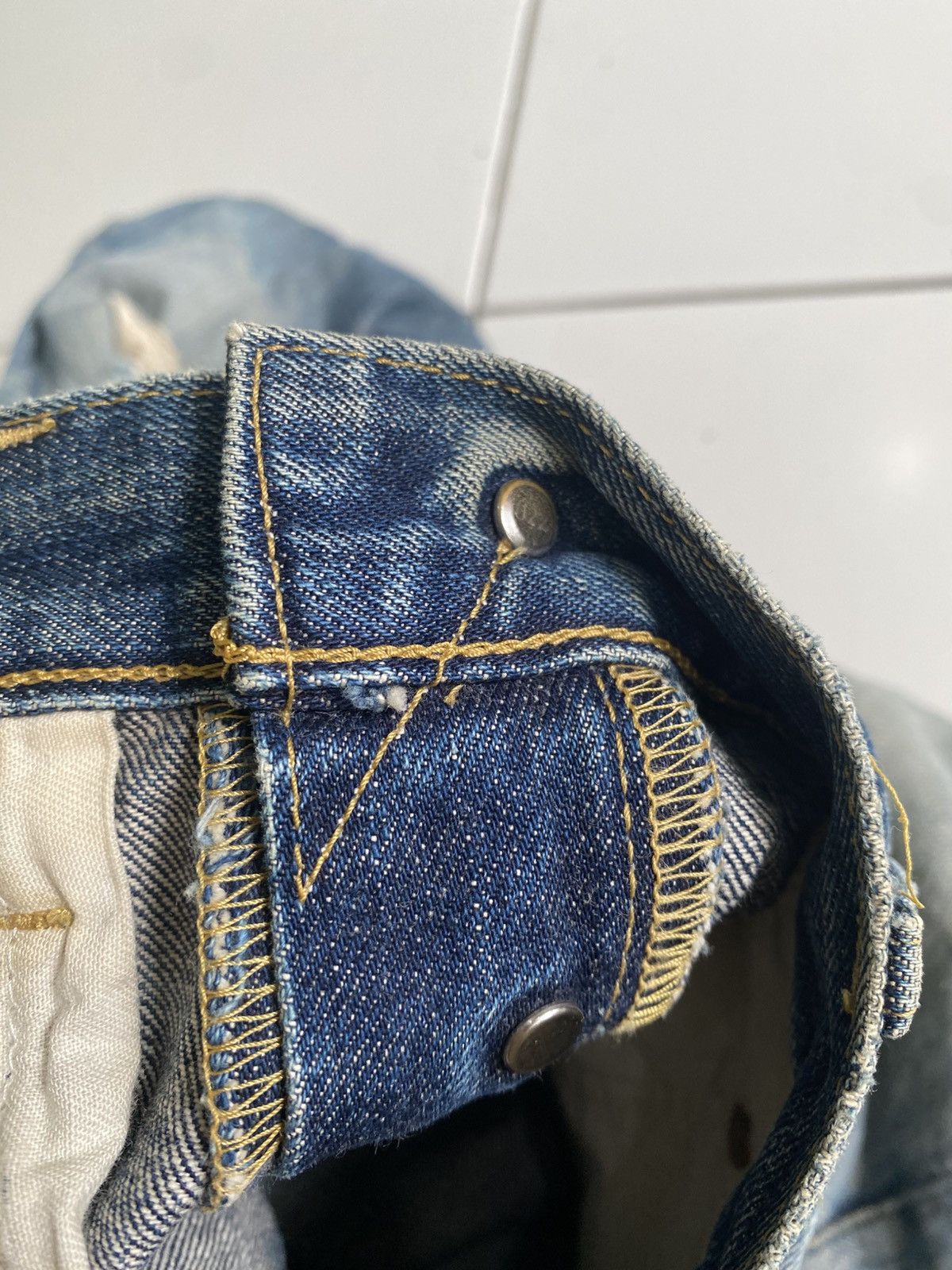 Composition by Kenzo × Levi's Vintage Clothing Vintage Levi’s BE distressed selvedge Size US 33 - 11 Thumbnail