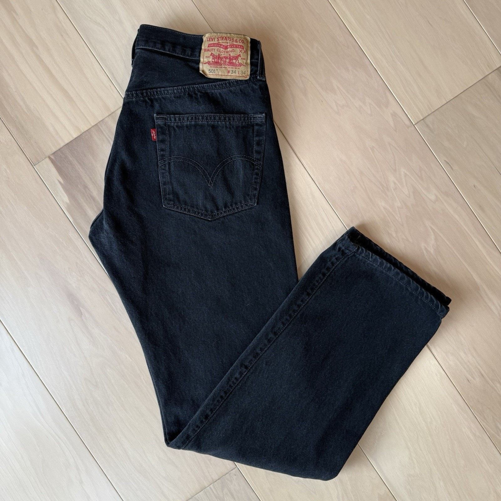 Levi's Vintage Levis 501 Jeans Black Denim Straight Leg Button Fly Size US 32 / EU 48 - 2 Thumbnail