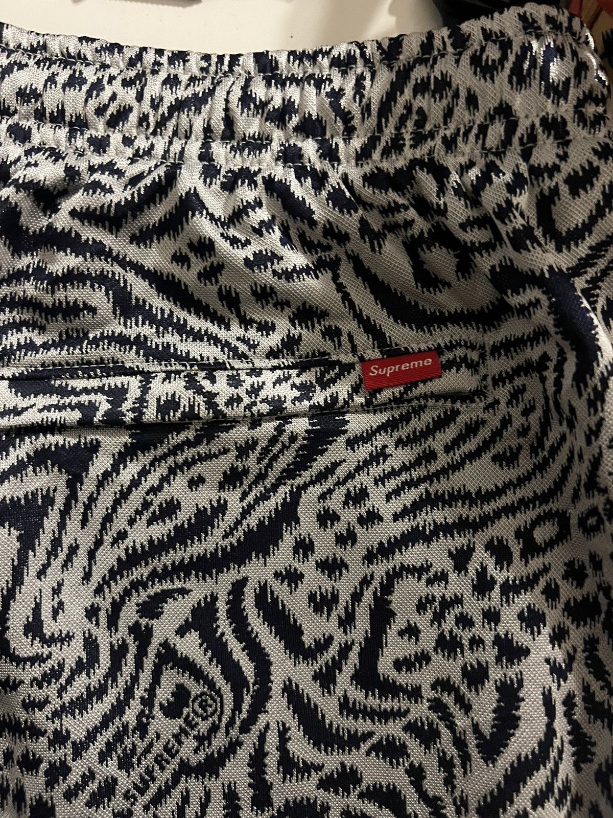 Supreme × Umbro Supreme UMBRO JACQUARD ANIMAL PRINT SHORTS Size US 32 / EU 48 - 3 Thumbnail