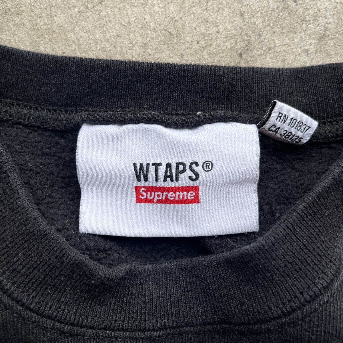 Supreme × Wtaps Supreme x WTAPS Crewneck Black Box Logo Rare FW21 Size US M / EU 48-50 / 2 - 5 Thumbnail
