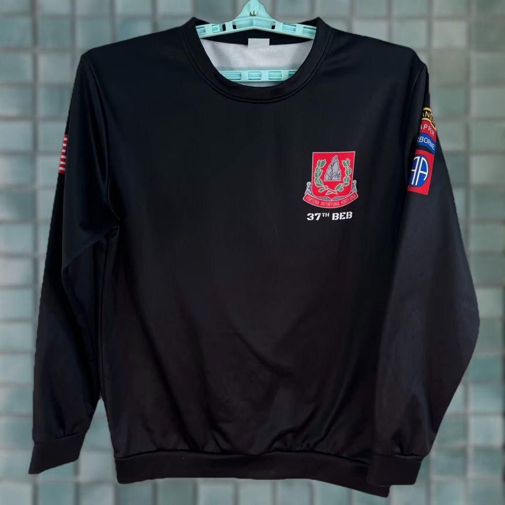 Vintage USA Special Ops 37Th BEB Engineering Sweatshirt Men’s L Black Poly Graphic Print Crew Neck Pullover Logo Emblem Brand Size US L / EU 52-54 / 3 - 1 Thumbnail