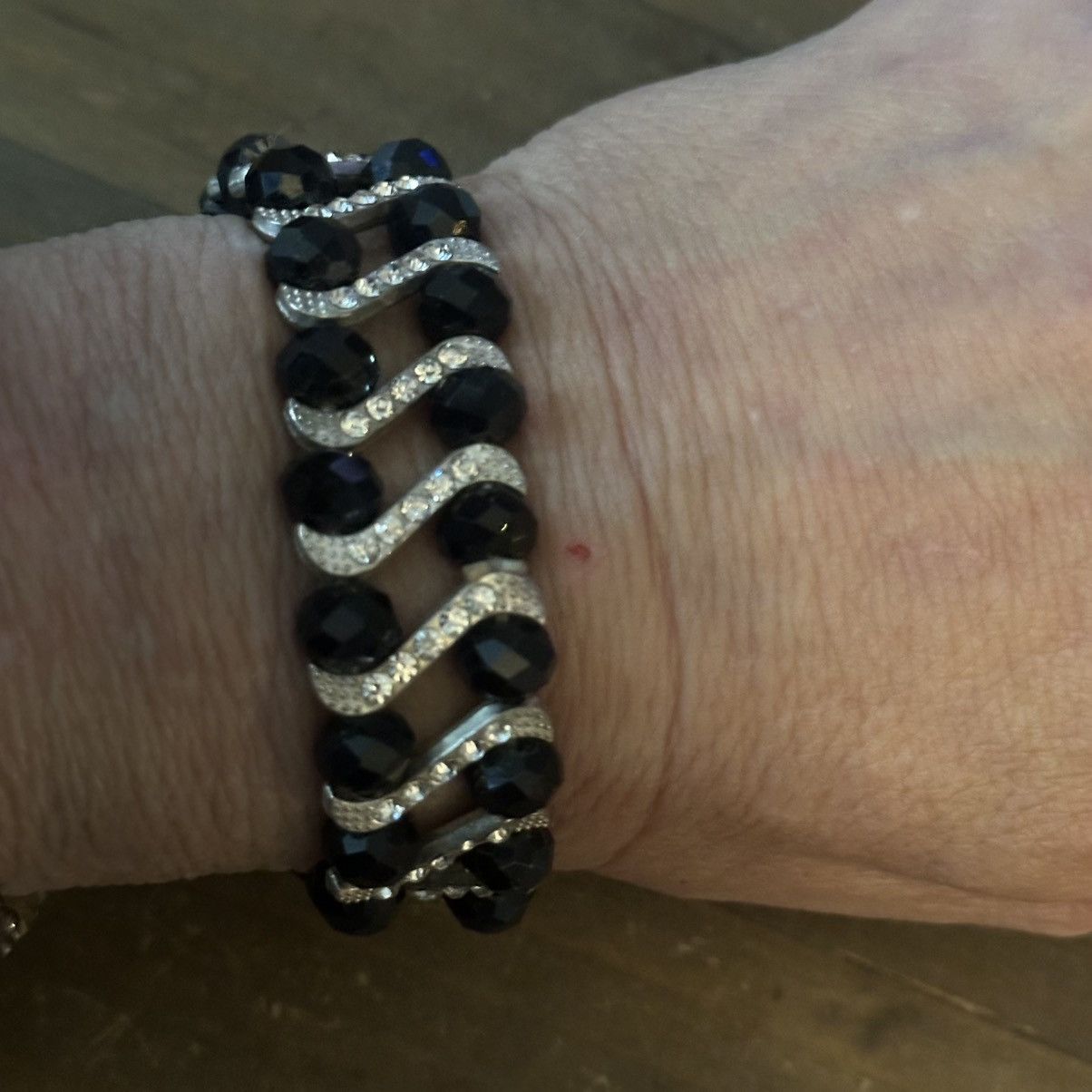Other Black glass bead and clear rhinestones stretch bracelet Size ONE SIZE - 3 Thumbnail