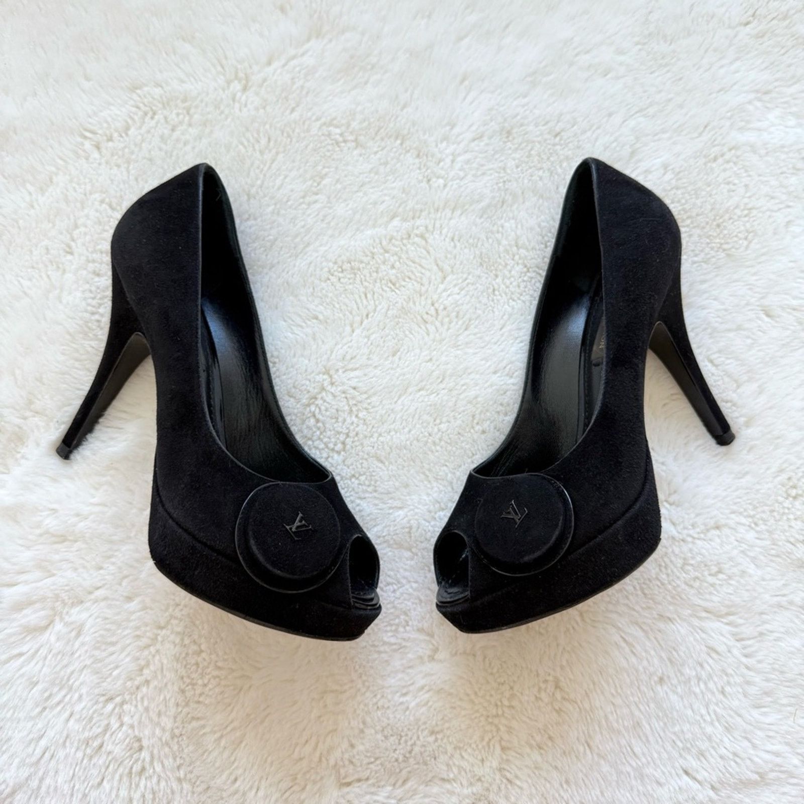 Louis Vuitton Louis Vuitton suede high heels shoes size 35 EU Authentic Size US 5 / IT 35 - 1 Thumbnail