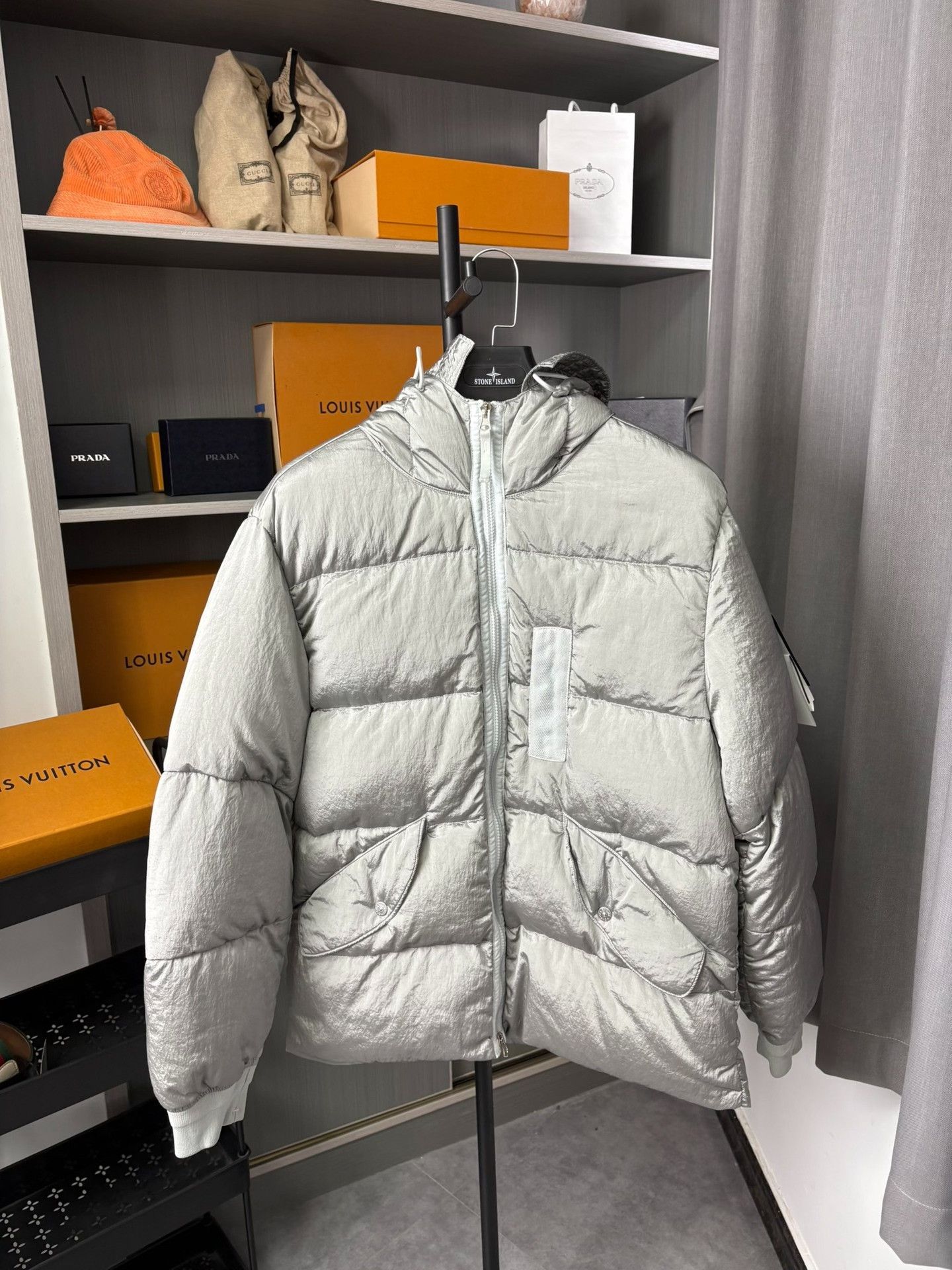 Stone Island Stone Island Nylon Down Silver Heavy Coat L Men Size US L / EU 52-54 / 3 - 1 Thumbnail