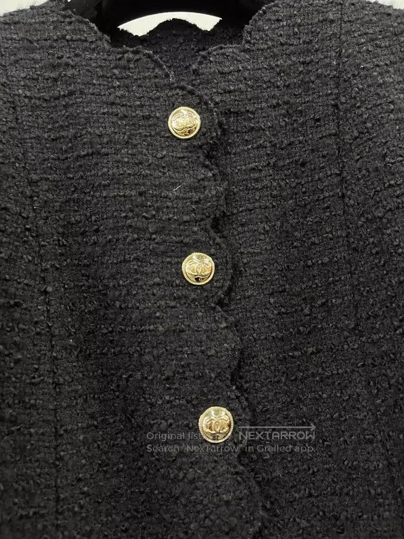 Chanel Chanel Black Gold Button Wave Edge Coat. Size US M / EU 48-50 / 2 - 2 Thumbnail