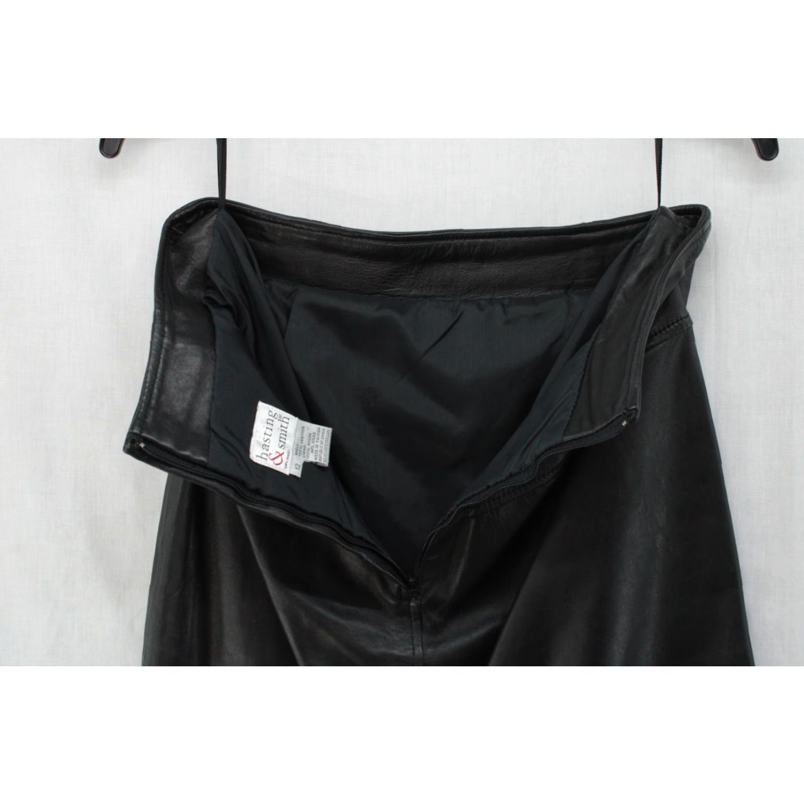 Vintage VINTAGE Hasting & Smith Leather Skirt Black Size 12 Women Mini Knee Length Gothic 80s 90s Disco Party Autumn Winter Spring Summer Womens Size 34" / US 12 / IT 48 - 2 Thumbnail