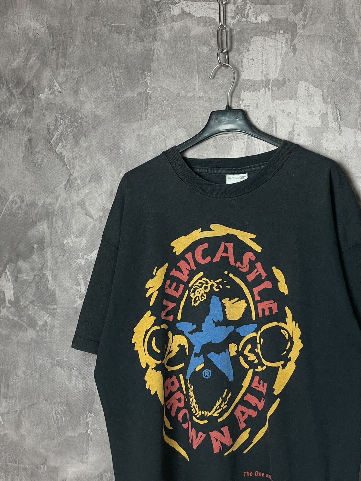 Vintage Newcastle brown Ale 90s vintage t-shirt size XL Size US L / EU 52-54 / 3 - 4 Thumbnail