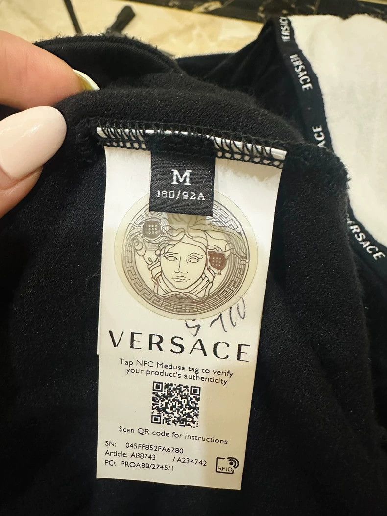 Versace Versace Black velvet jacket Size US M / EU 48-50 / 2 - 6 Thumbnail