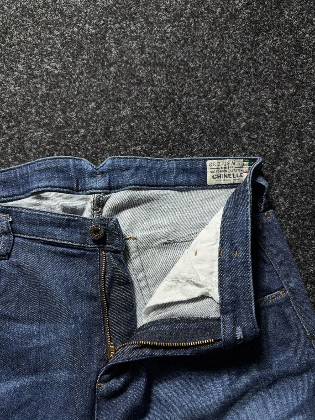 Diesel 00s Diesel Luxury Italy Chinelle Regular Slim Tapered Jeans Size 30" / US 8 / IT 44 - 9 Thumbnail