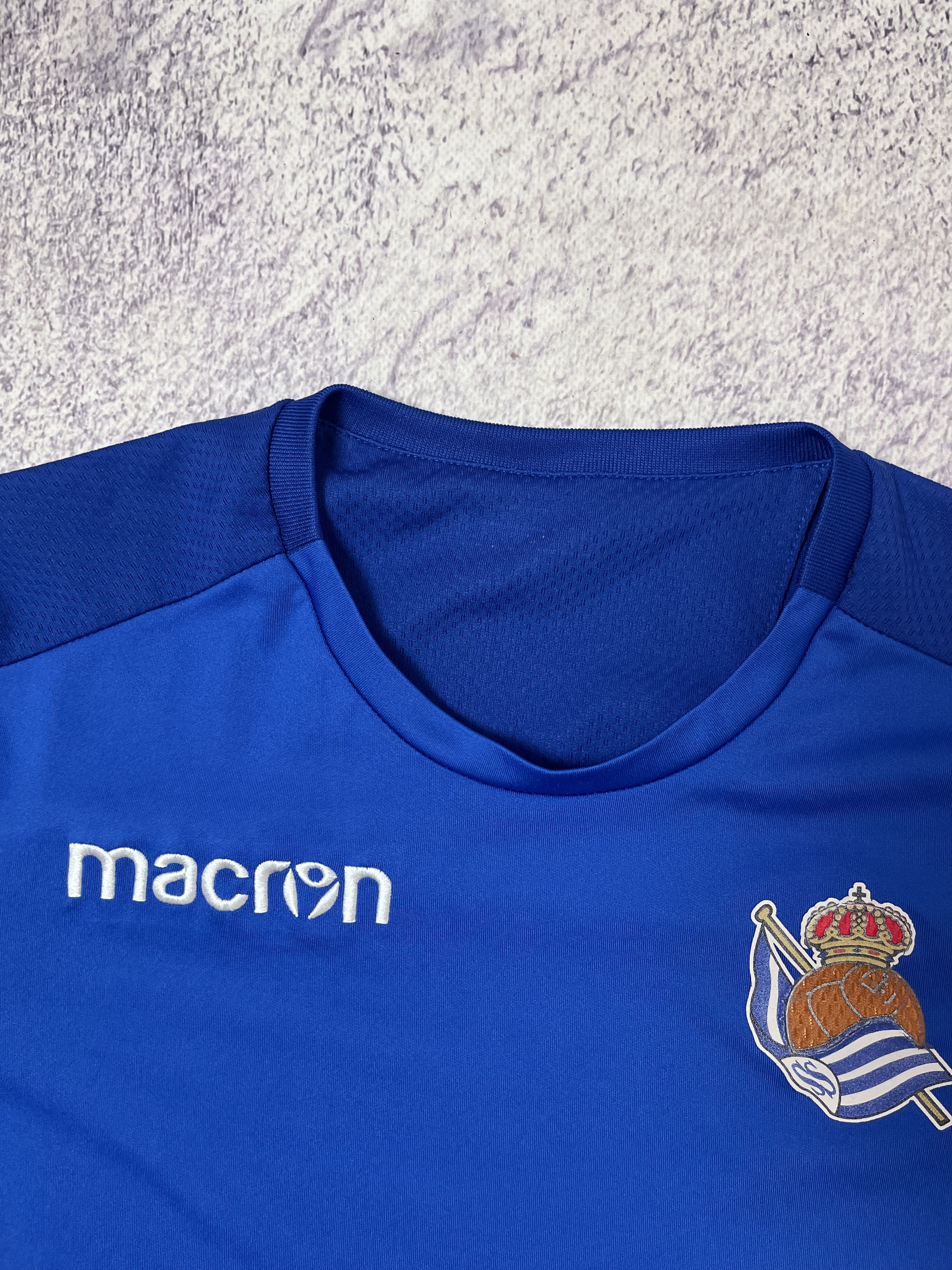Other MENS soccer jersey macron F.C Real Sociedad size M Size US M / EU 48-50 / 2 - 5 Thumbnail
