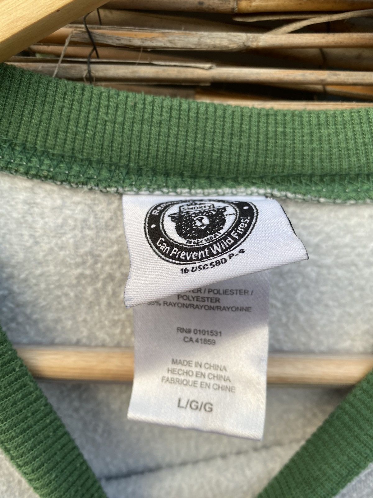 Vintage Vintage Smokey the bear sweater Size L / US 10 / IT 46 - 2 Thumbnail