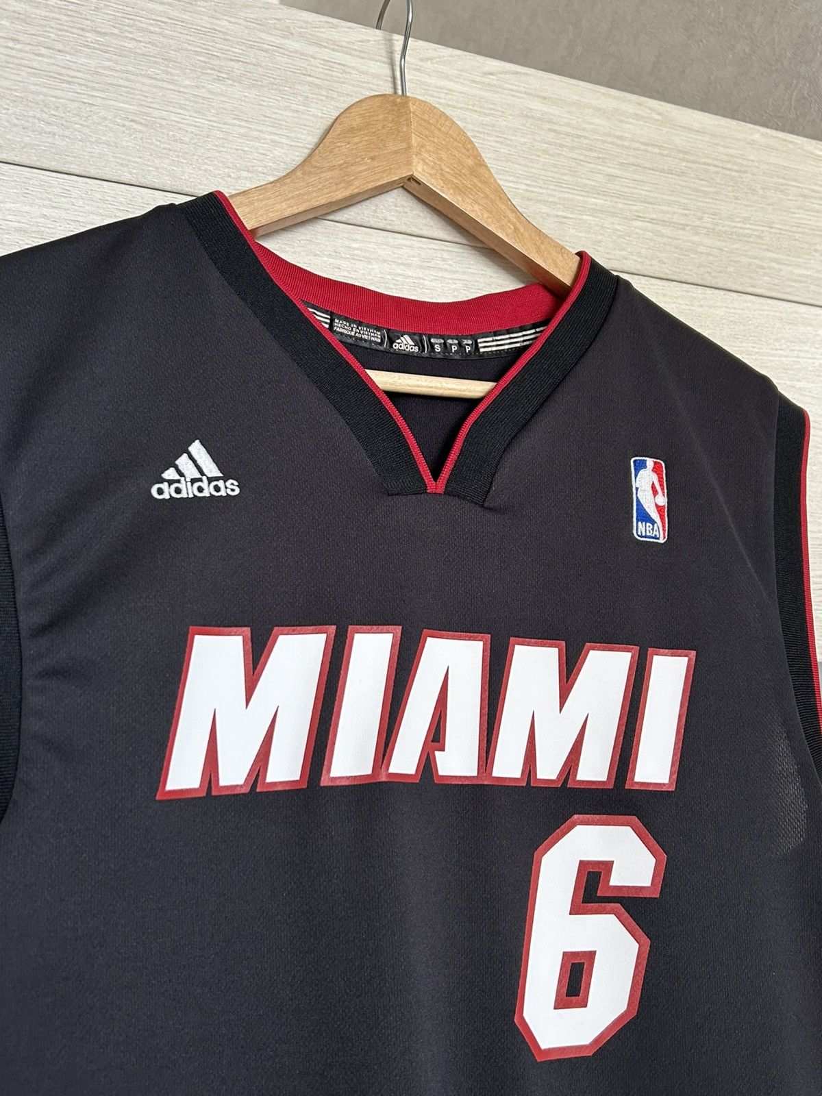 Adidas Adidas NBA Miami Lebron James 6 Vintage man’s jersey size S Size US S / EU 44-46 / 1 - 5 Thumbnail