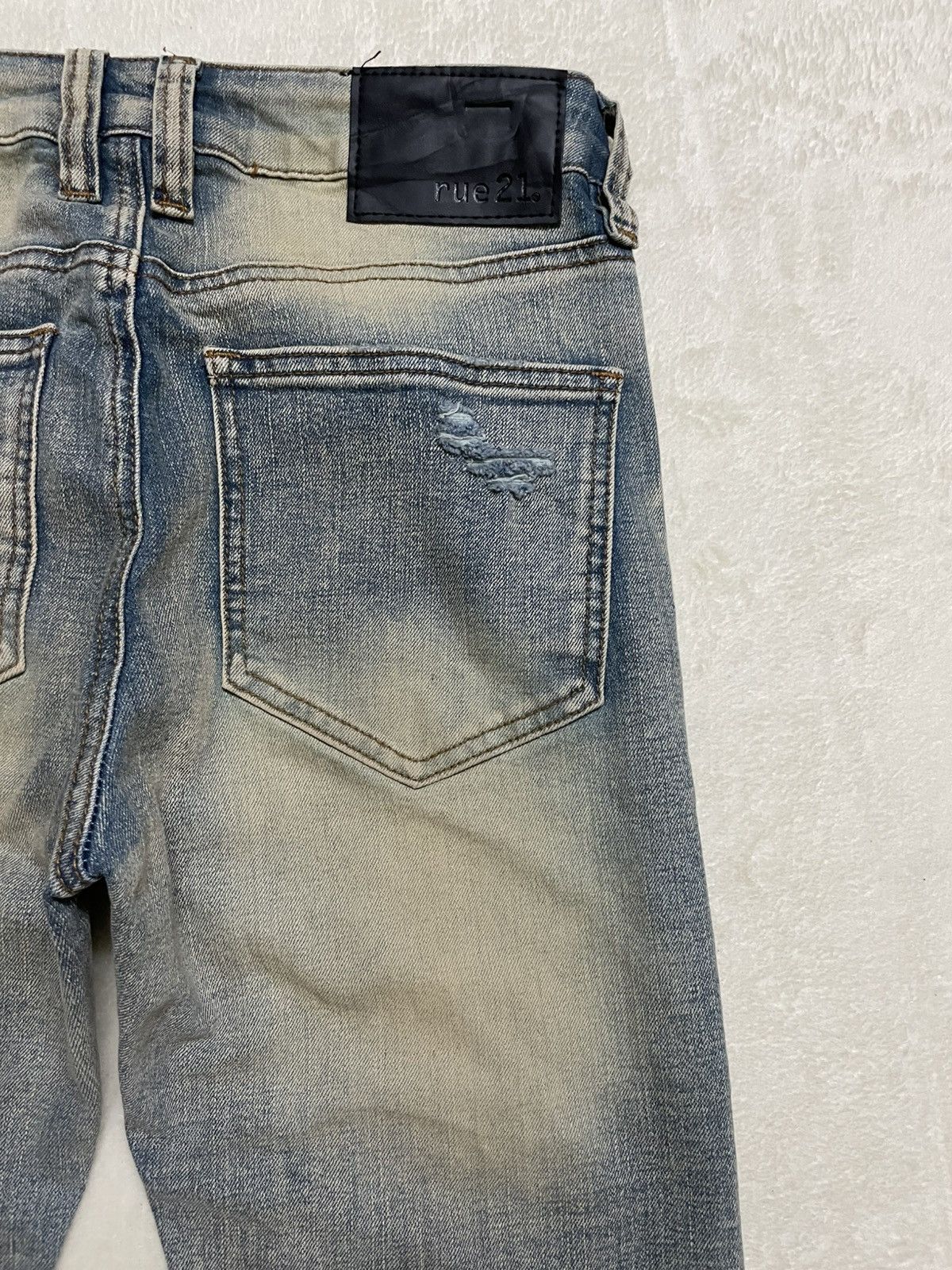 rue21 Vintage Rue21 Skinny Distress Ripped Mudwash Jeans Size US 27 - 13 Thumbnail