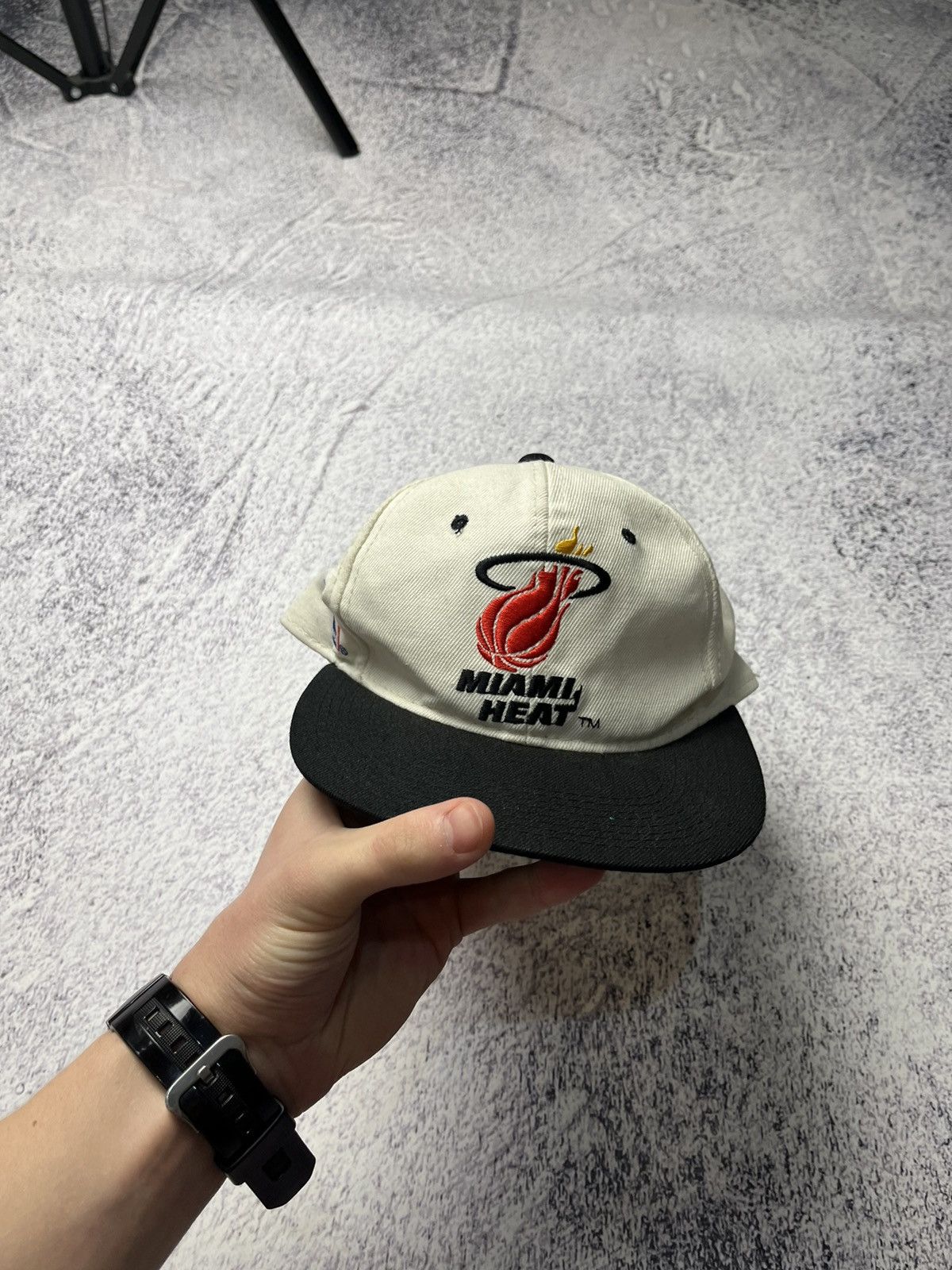 NBA Vintage Miami Heat Cap NBA Streetwear Rare Casual Fan Logo Size ONE SIZE - 6 Thumbnail