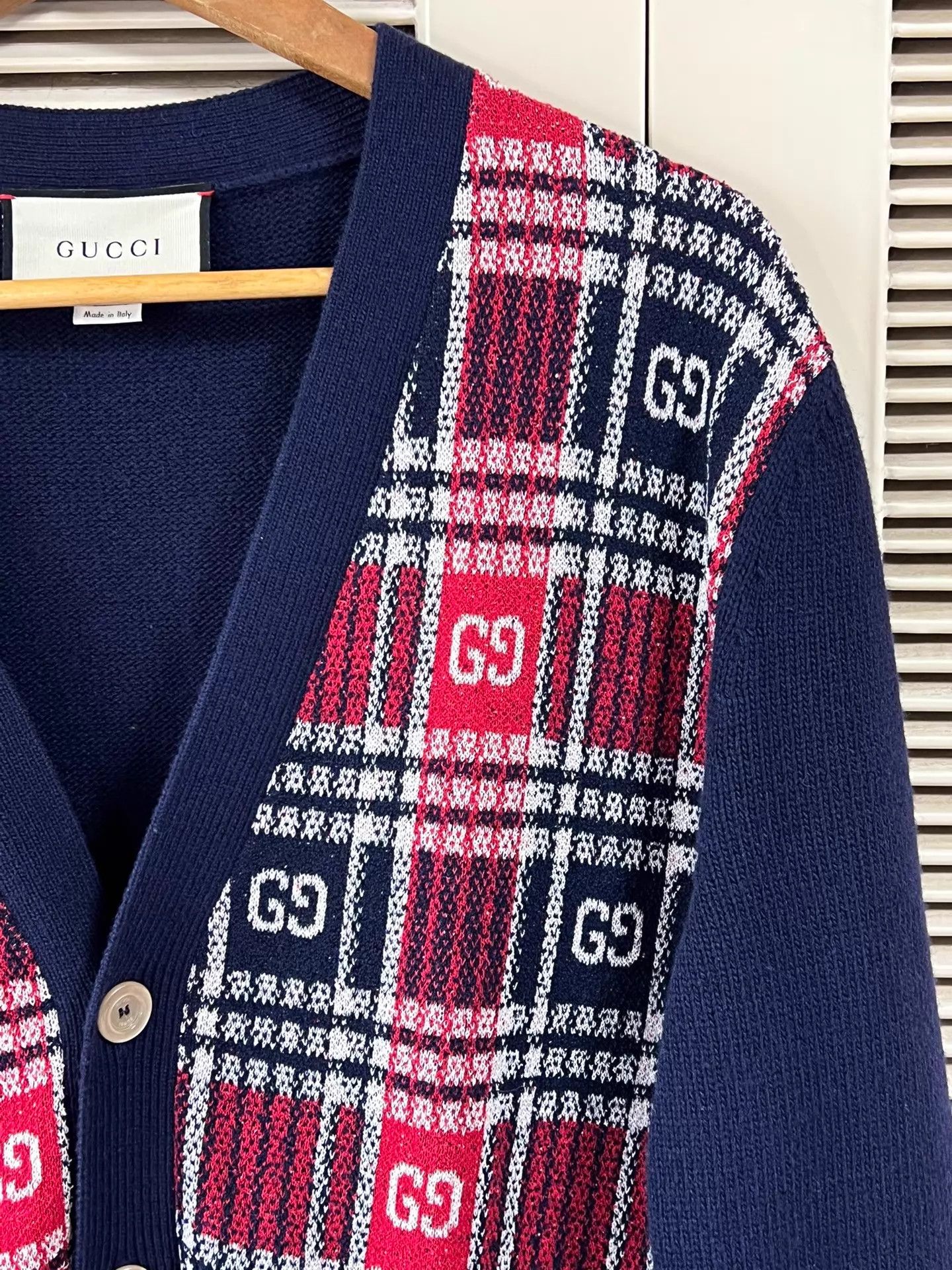Gucci Men's Navy Blue Knit Sweater - Red/White Shoulder Colorblock Size US S / EU 44-46 / 1 - 4 Thumbnail