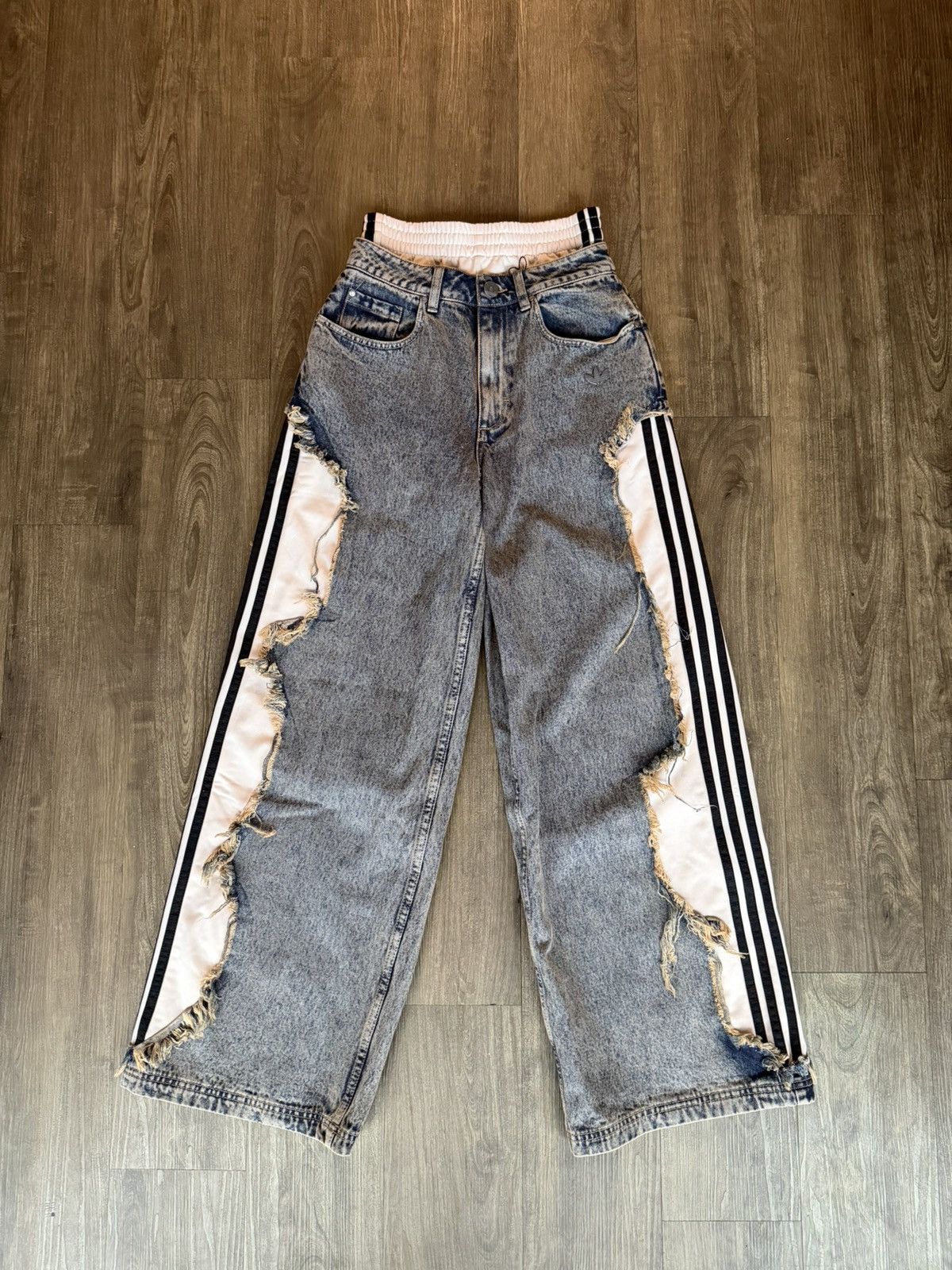 Adidas Adidas adilenum 5.0 deconstructed denim jeans Size 25" / US 0 / IT 36 - 3 Thumbnail