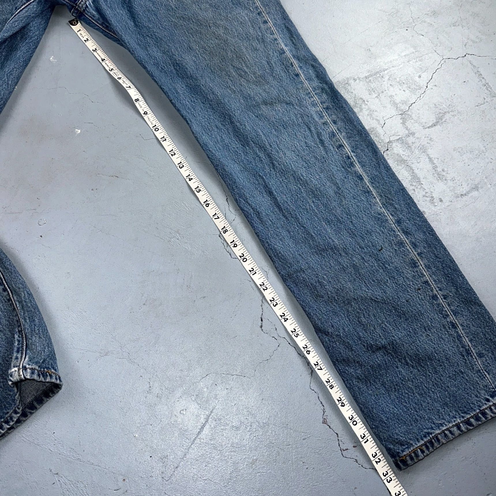 Levi's VINTAGE Levi's 501 Straight Leg Jeans 90s Mid Wash 36x34 Denim Comfort Mens Size US 36 / EU 52 - 5 Thumbnail