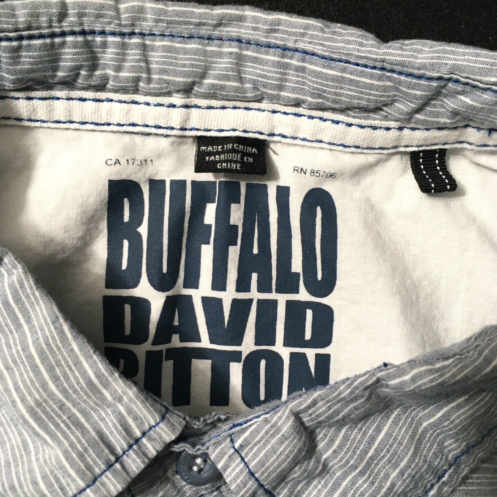 Buffalo David Bitton Buffalo by David Bitton Shirt Button-Up Buffalo Blue White Short Sleeve Mens M Cotton Pockets Size US M / EU 48-50 / 2 - 3 Thumbnail