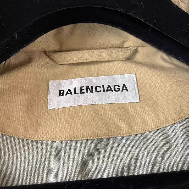 Balenciaga Balenciaga Khaki back large logo jacket windbreaker Size XS / US 0-2 / IT 36-38 - 6 Thumbnail