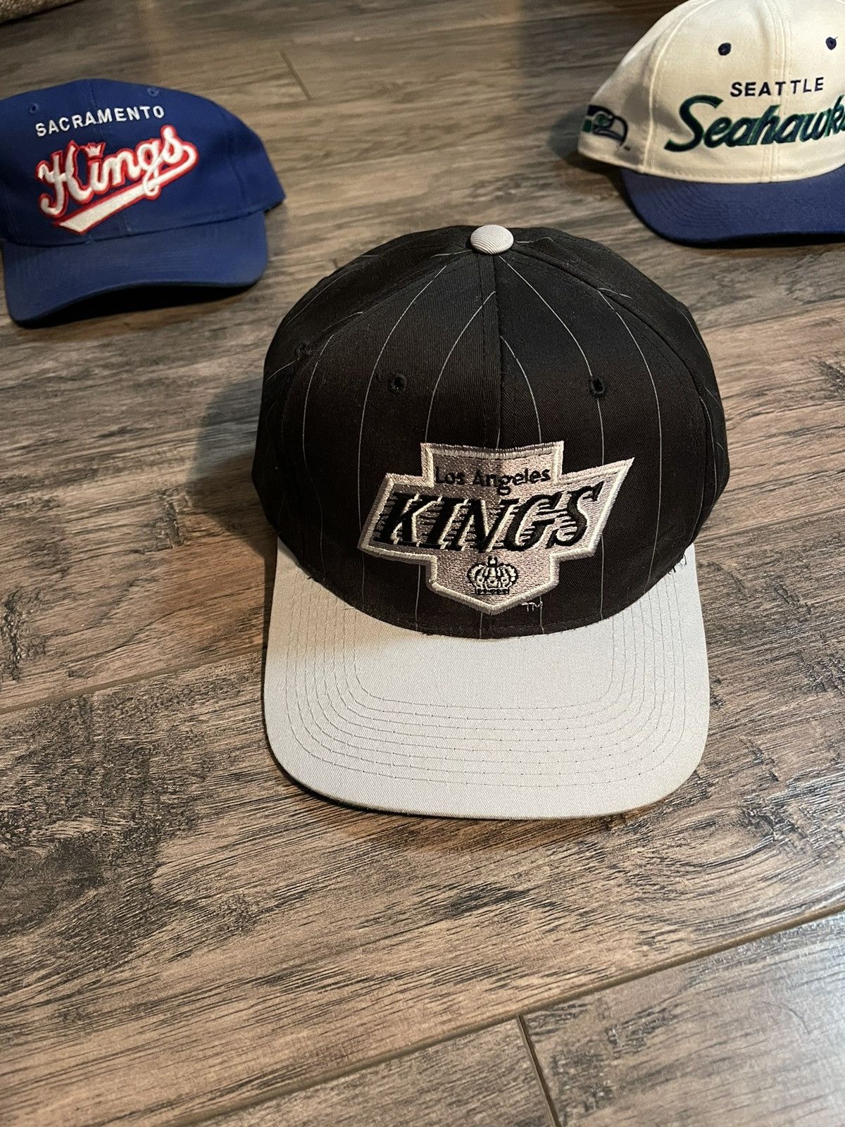 Vintage Vintage LA Kings pinstripe Starter snapback Size ONE SIZE - 1 Thumbnail