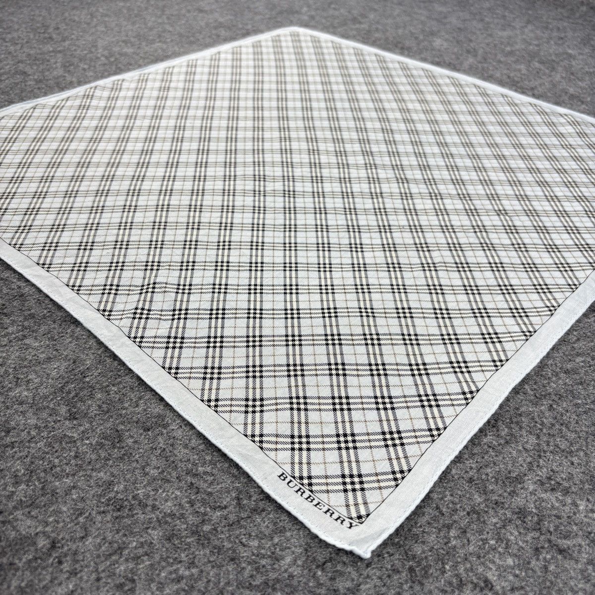 Burberry × Vintage Handkerchief # E005 # Bandana # Neckerchief Size ONE SIZE - 4 Thumbnail
