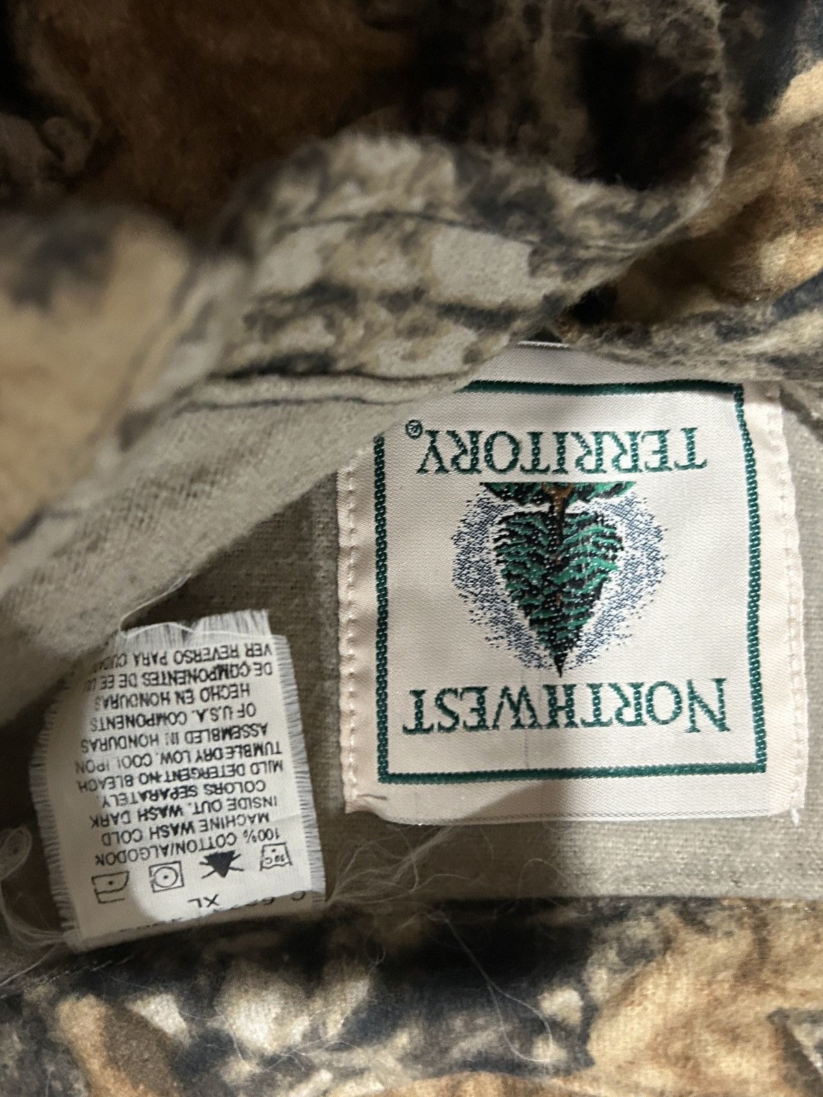 Northwest Territory Camo button up Size US XL / EU 56 / 4 - 2 Thumbnail