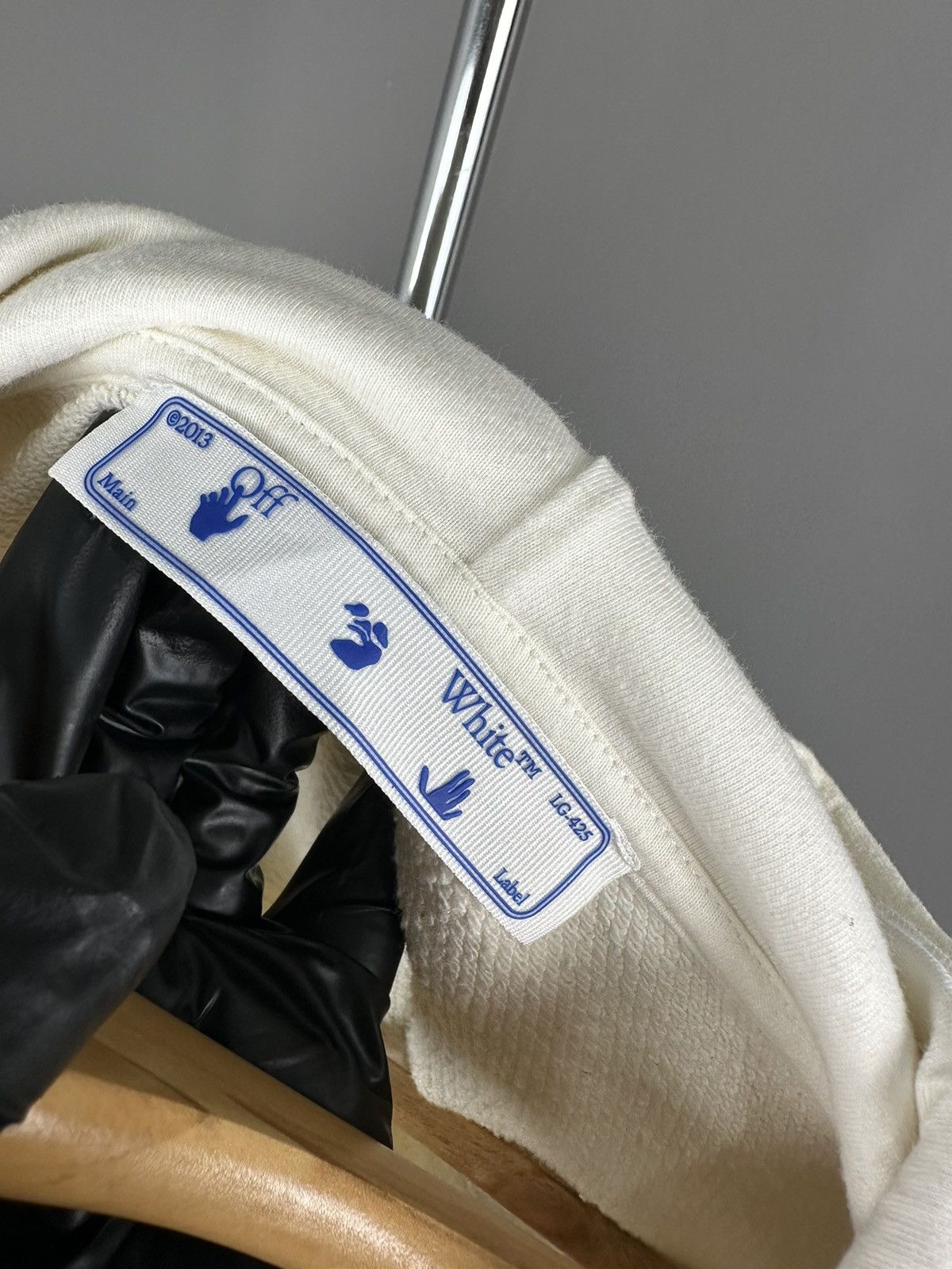 Off-White Off White - Floral Arrows Neutral Hoodie Embroidered Details Size US M / EU 48-50 / 2 - 12 Thumbnail