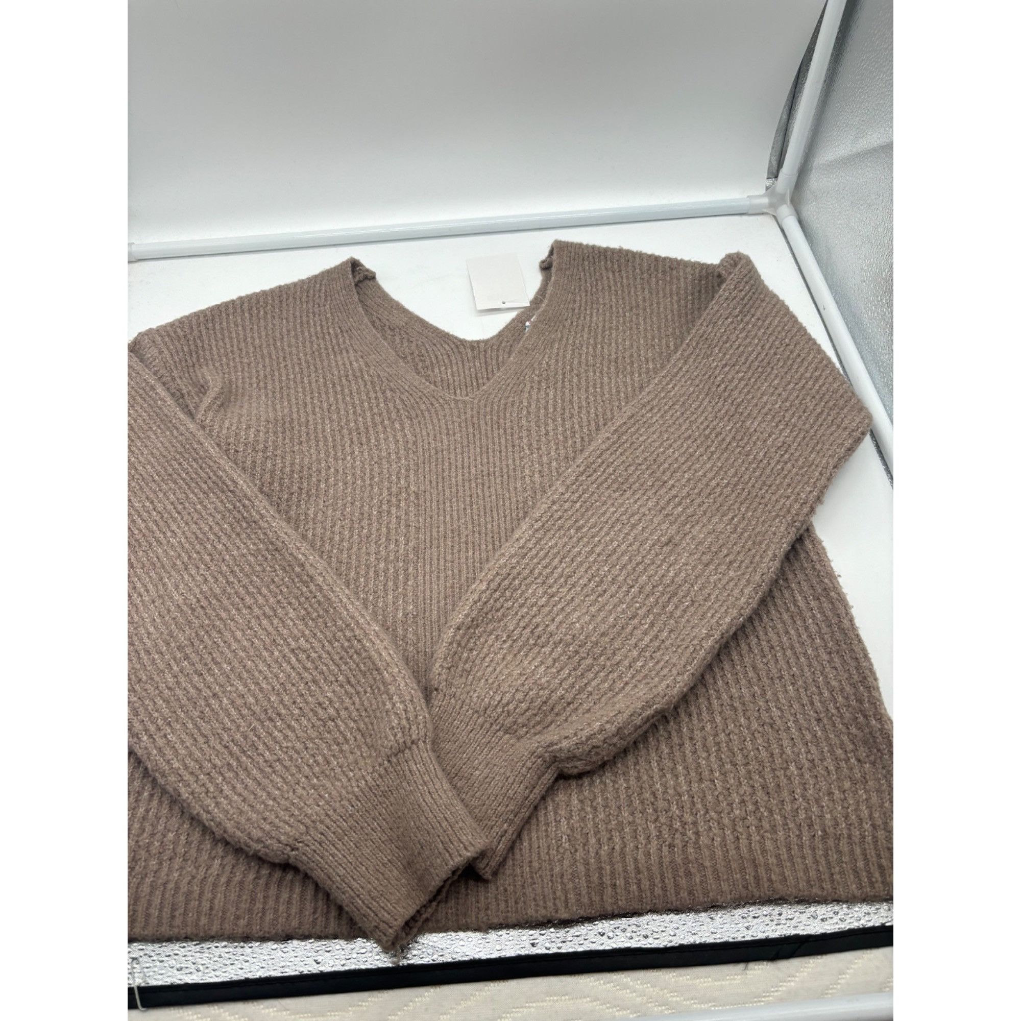 Other Pink Rose Junior’s V-neck Cropped Sweater, Natural, Sz.XS Size XS / US 0-2 / IT 36-38 - 8 Thumbnail