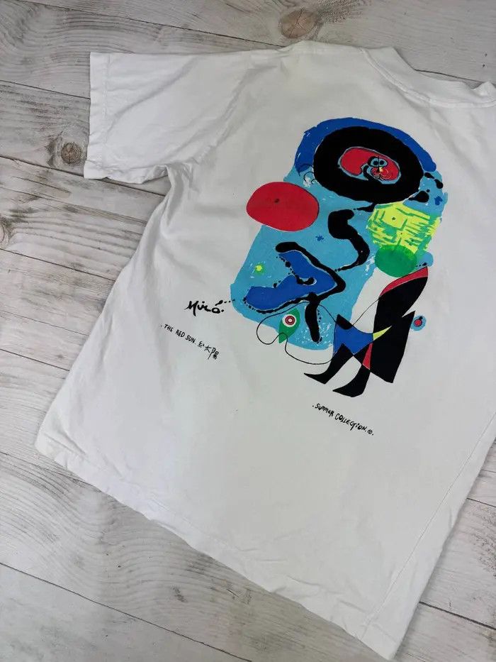Vintage Vintage Joan Miro Art T-Shirt 90s The Red Sun Size US L / EU 52-54 / 3 - 16 Thumbnail
