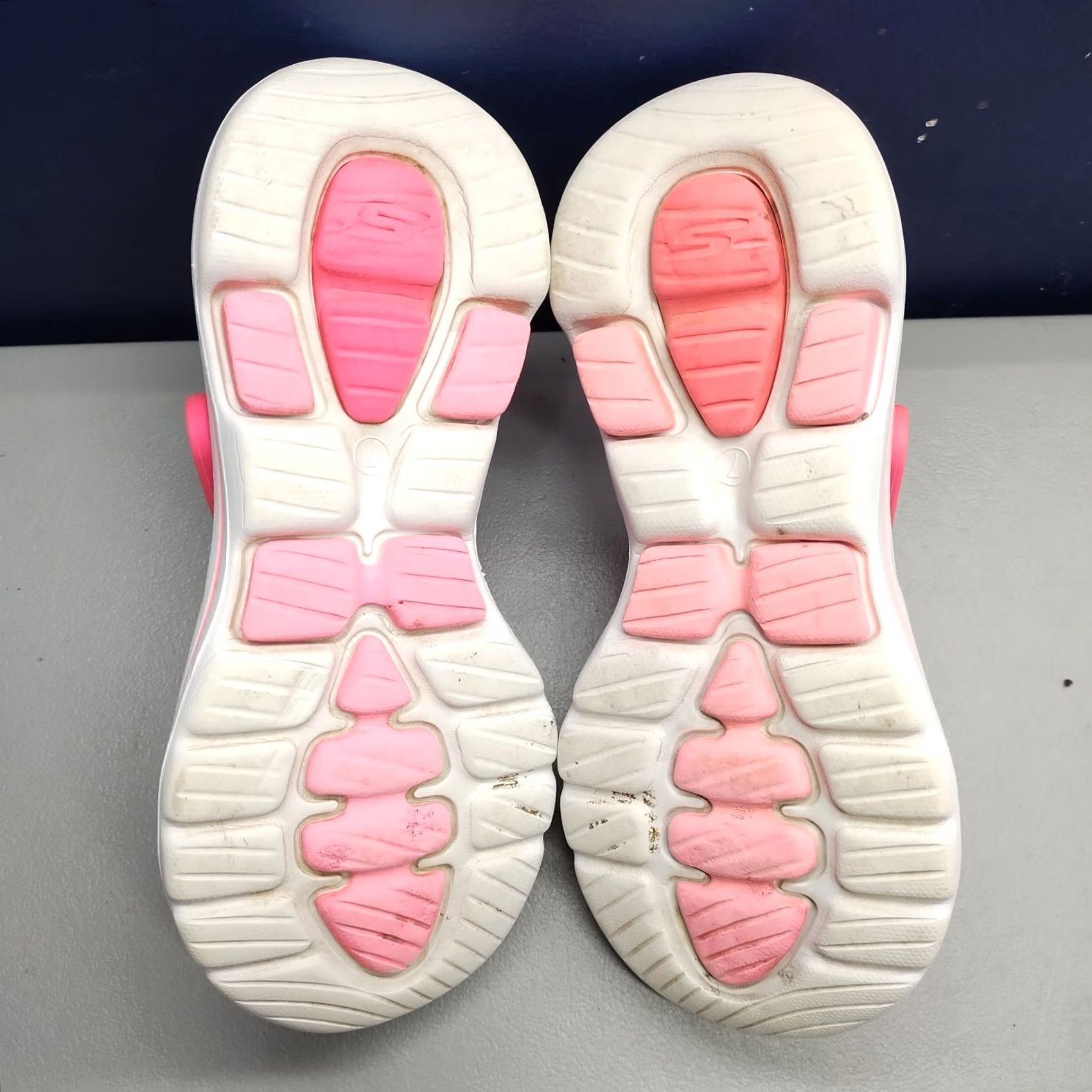SKECHERS Skechers Cali Gear Foamies Clogs Womens Size 7 Multicolor Tropical Slip On Size ONE SIZE - 7 Thumbnail