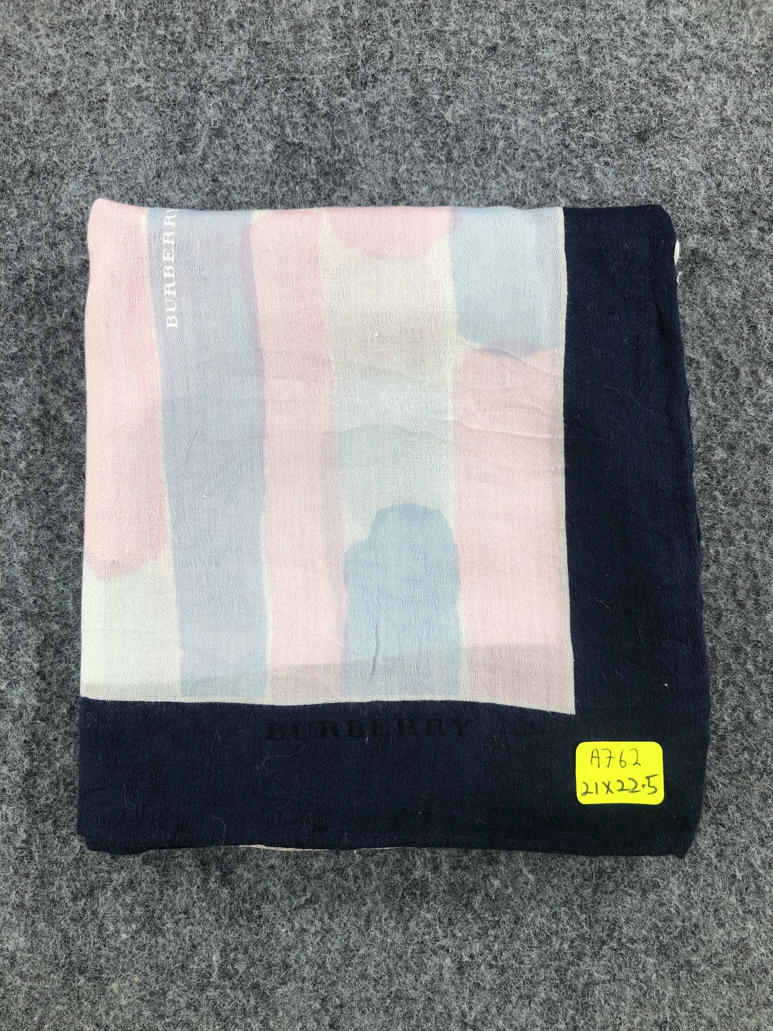 Burberry Burberry Handkerchief / Bandana / Neckerchief Size ONE SIZE - 6 Thumbnail