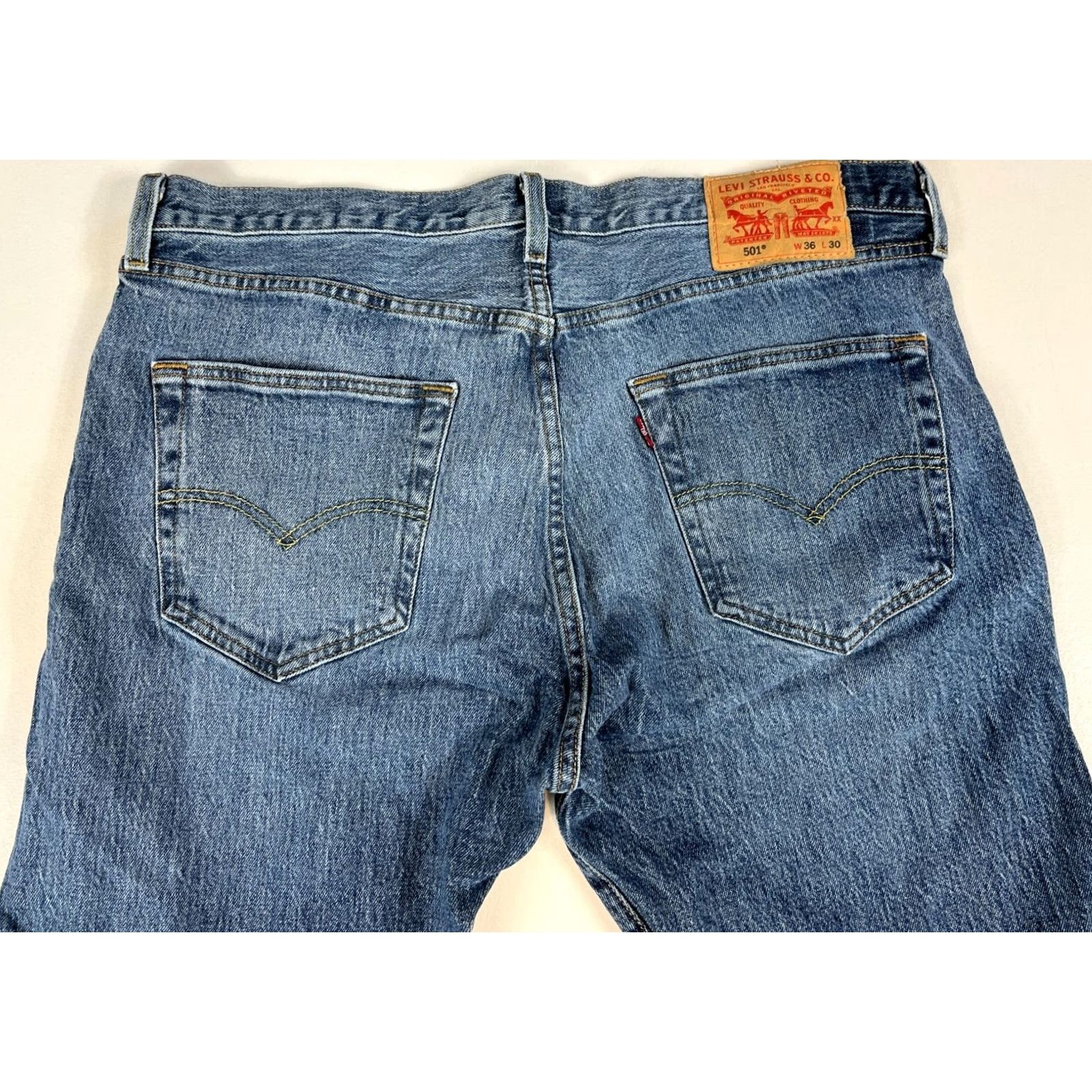 Levi's Levi's 501 Jeans Men Blue Medium Wash 36x30 Regular Denim 5-Pocket Straight Cotton Vintage Style Mens Size US 36 / EU 52 - 5 Thumbnail