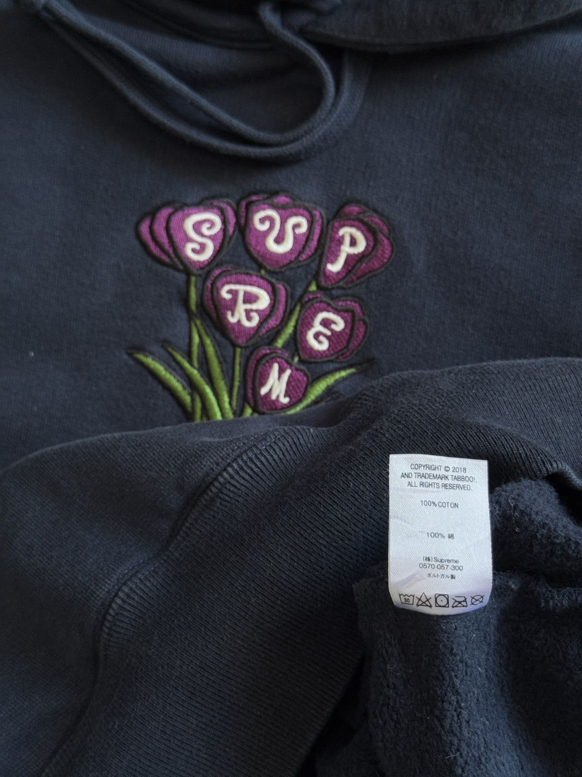 Supreme FW18 Supreme Pot Flowers Hoodie Size US M / EU 48-50 / 2 - 9 Thumbnail