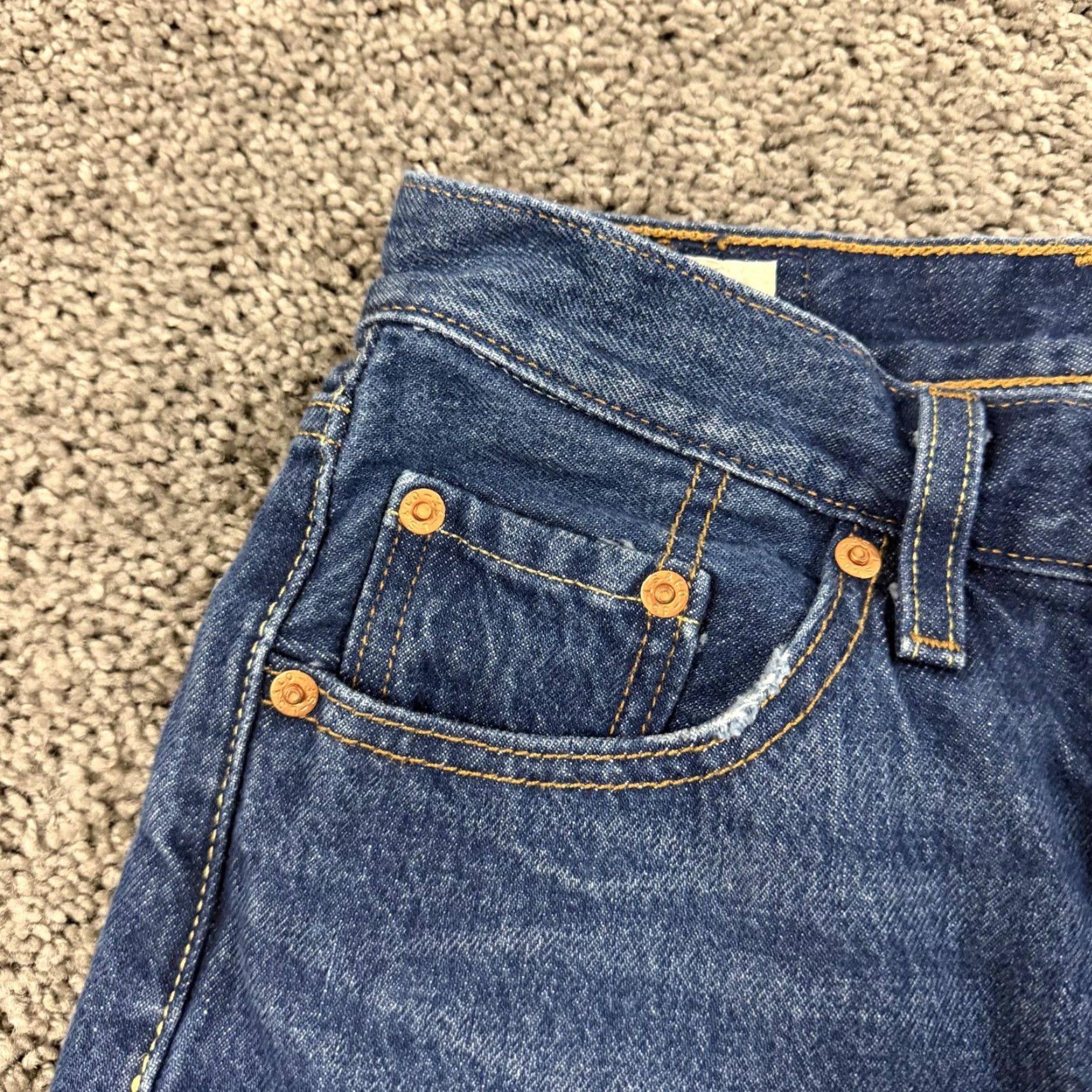 Levi's VINTAGE Levis 501 Jeans Womens Cropped Dark Denim Button Fly Distressed 24x28 24x28 Jeans Womens 501 Crop Distressed Blue Denim Size 28" / US 6 / IT 42 - 5 Thumbnail
